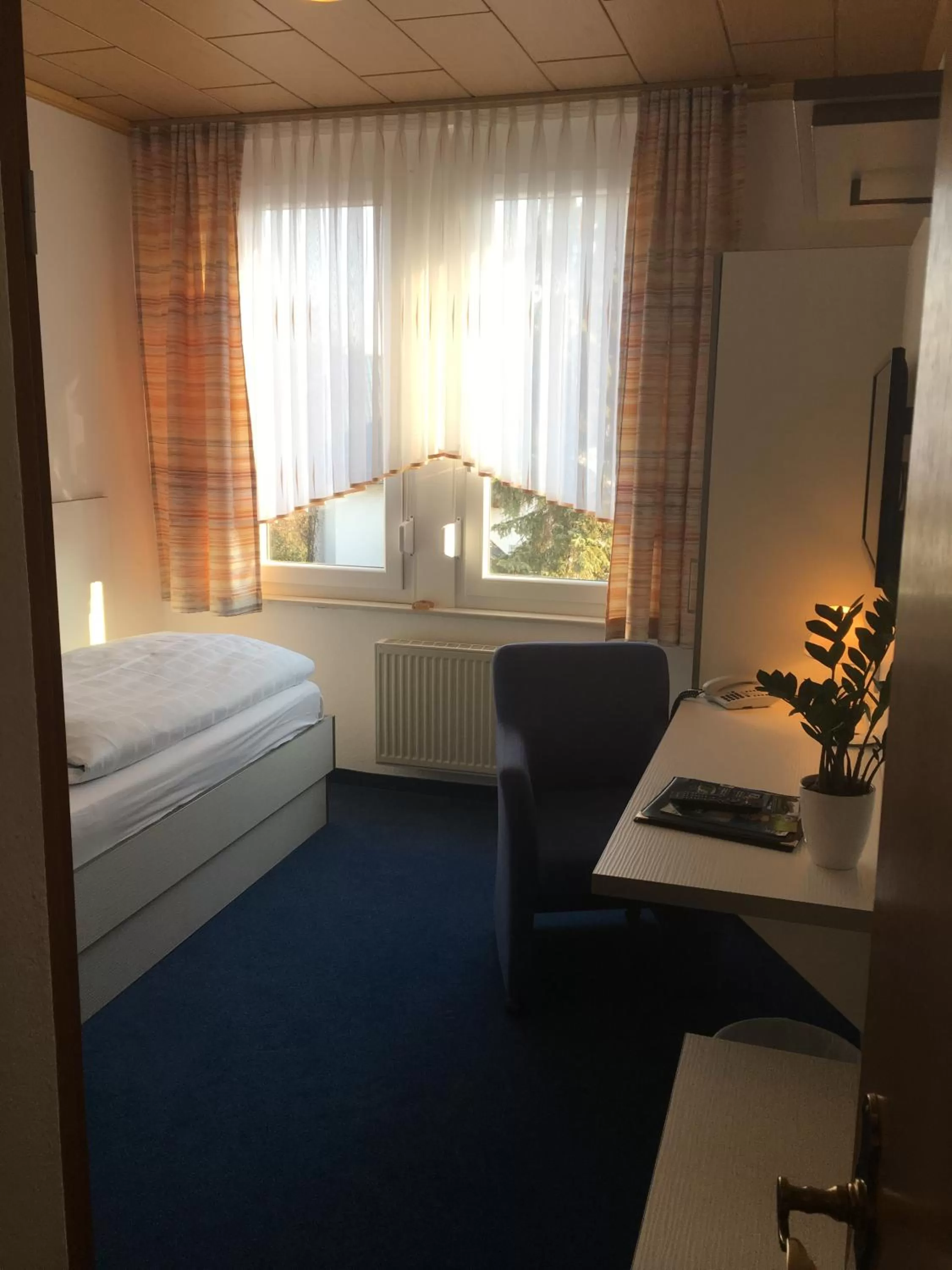 Photo of the whole room, Bed in Hotel & Restaurant Park Cafe ISA