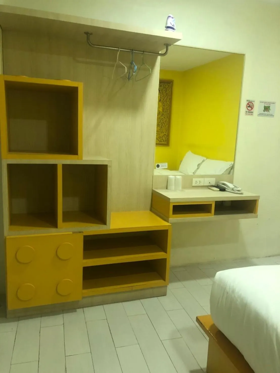 Photo of the whole room, Bed in The Seven Luck