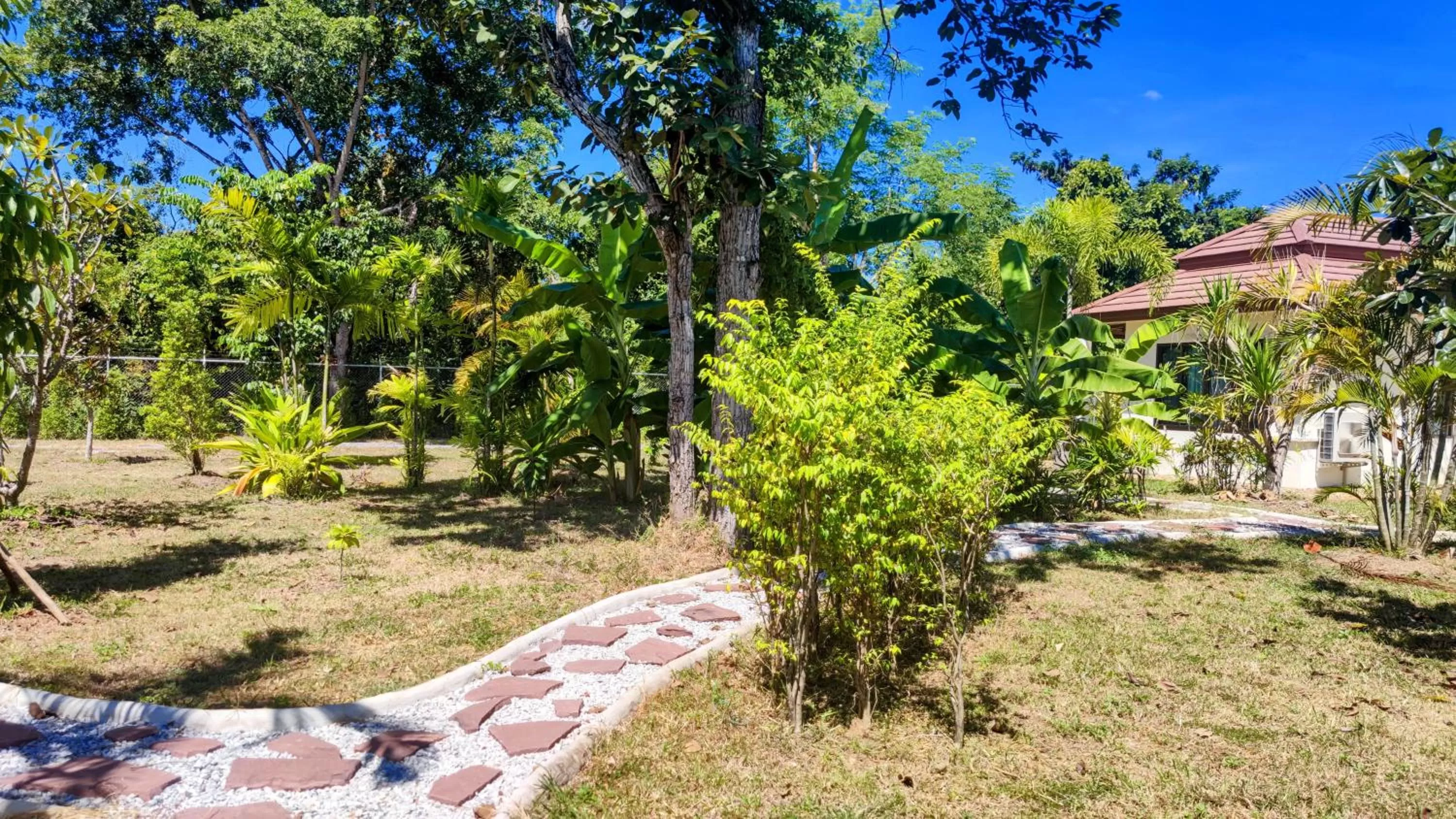 Garden view in Isan Golf & Adventure Hotel