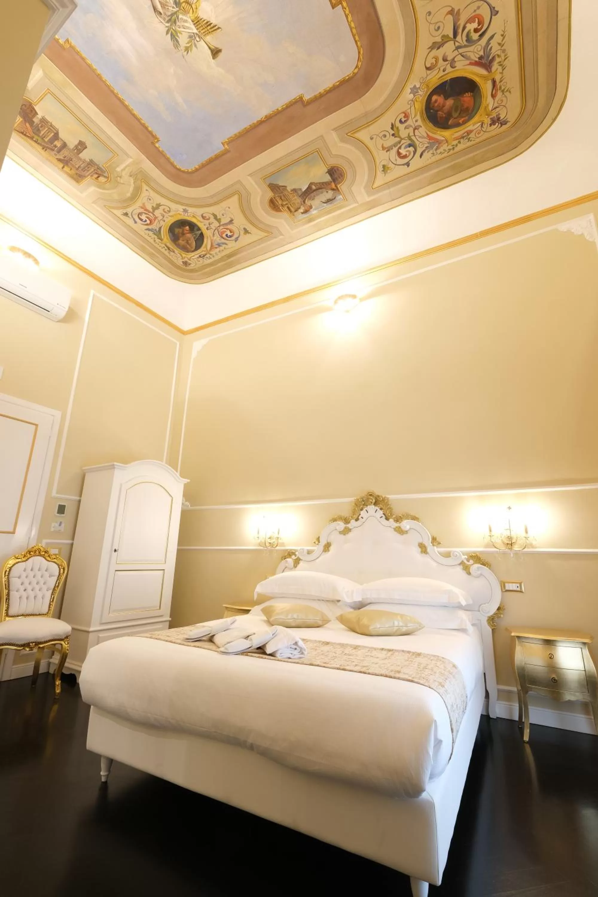 Bedroom, Bed in B&B Kingsman