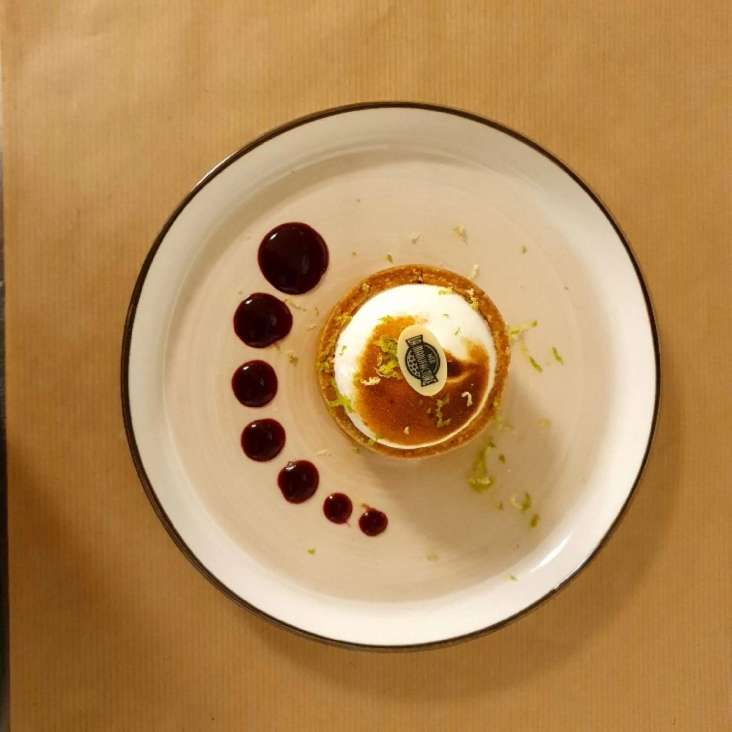 Restaurant/places to eat in Novotel Paris Est