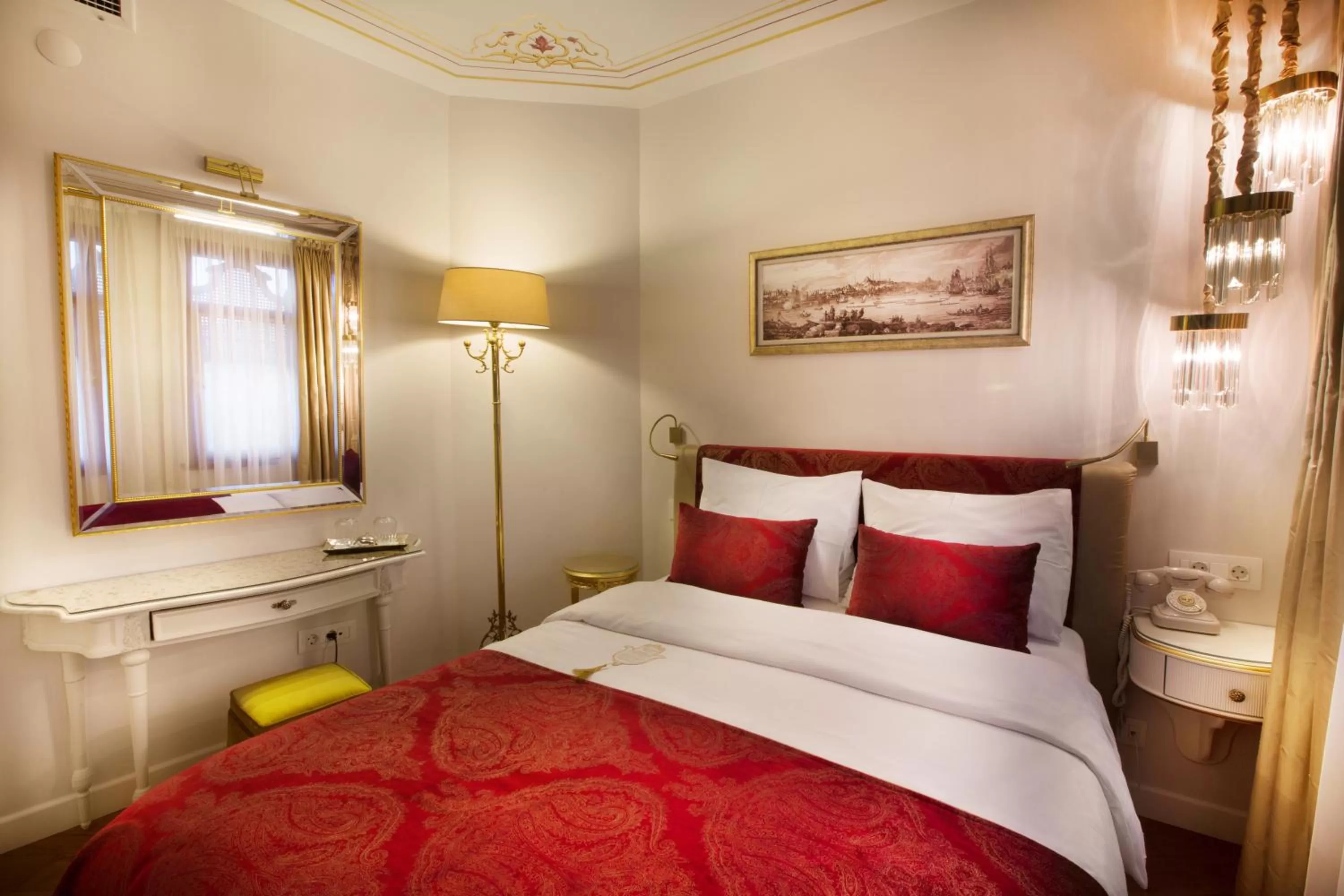 Decorative detail, Bed in Valide Sultan Konagi