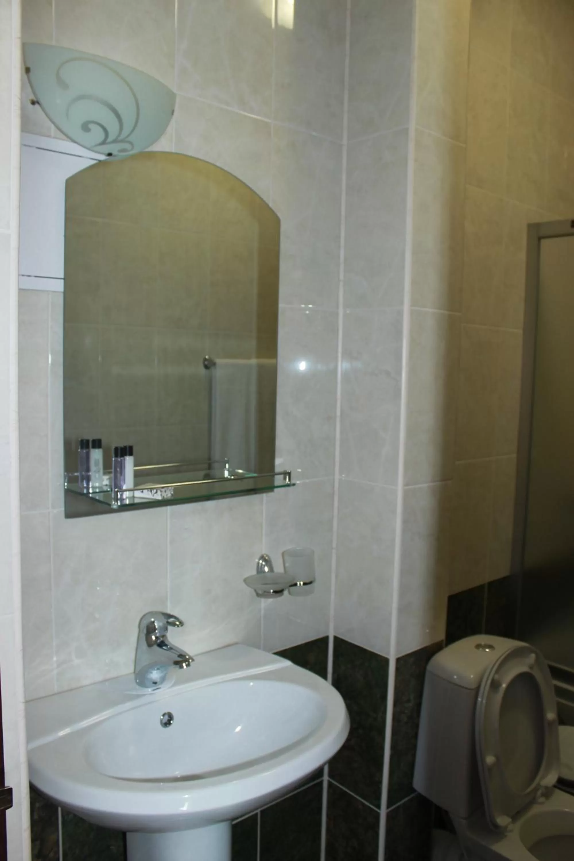 Bathroom in Hotel Laeti-Zhaiyk