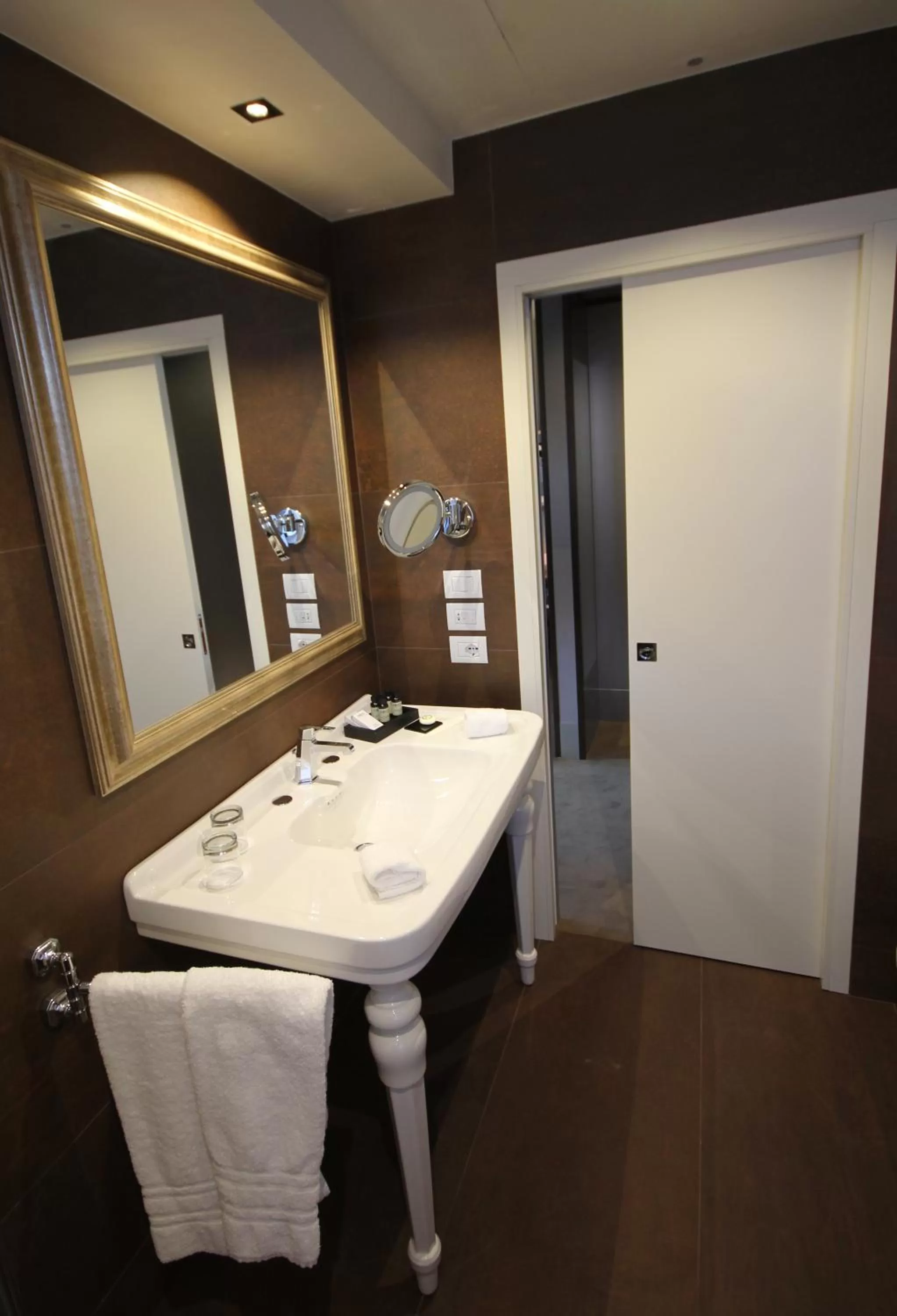 Bathroom in Papadopoli Hotel Venezia - MGallery Collection