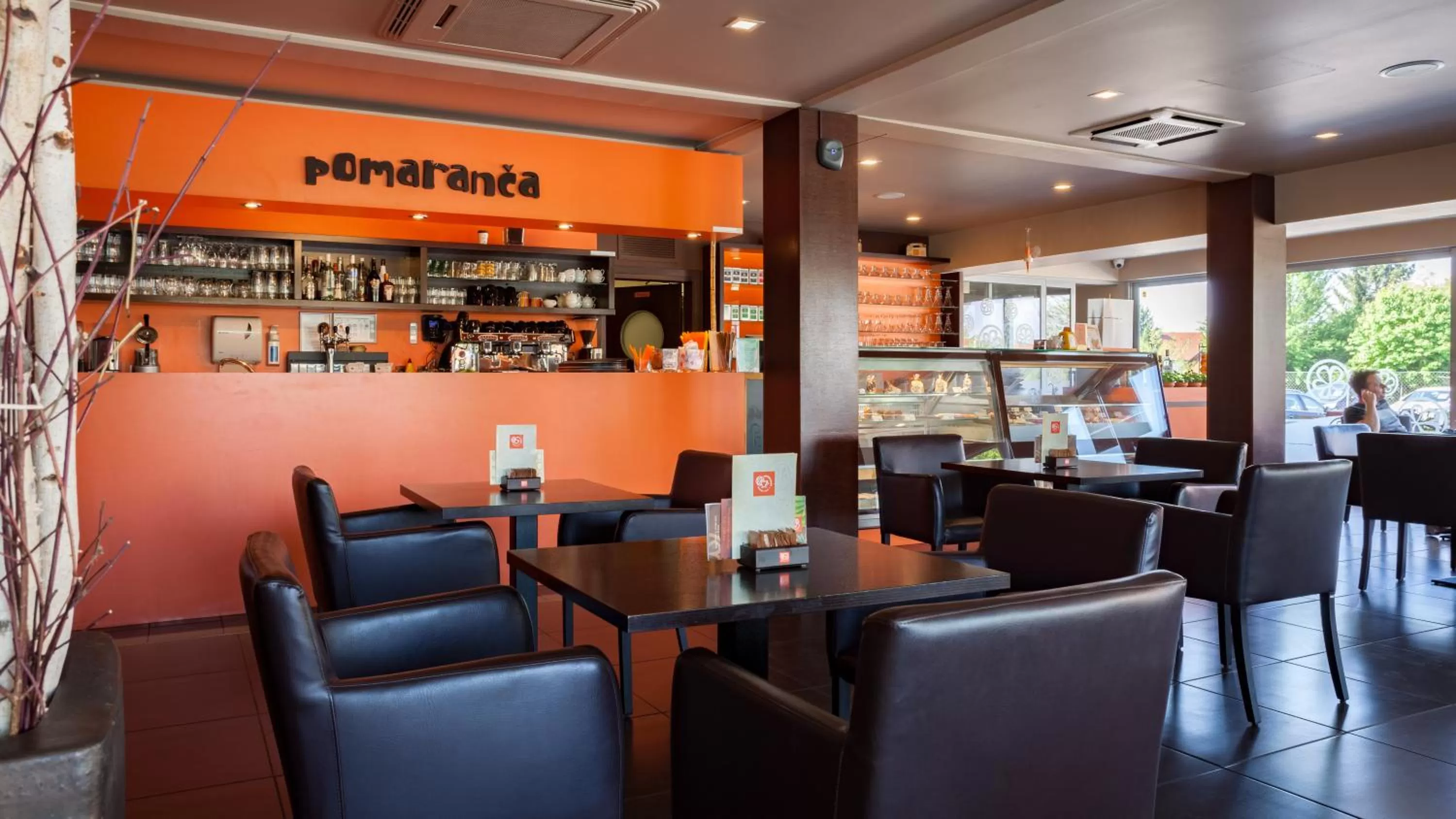 Restaurant/places to eat in Hotel Pomaranča