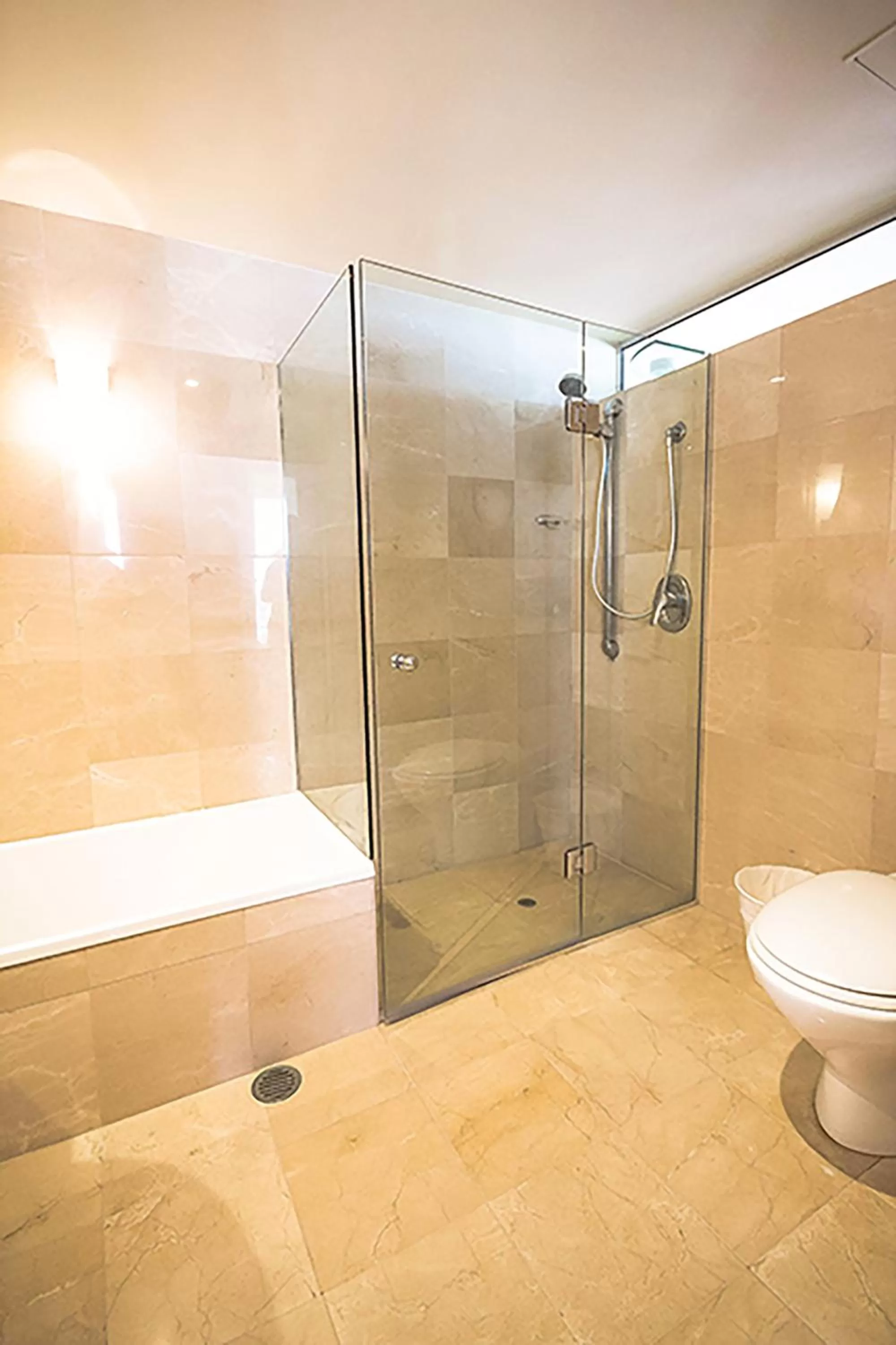 Bathroom in Albatross North Apartments