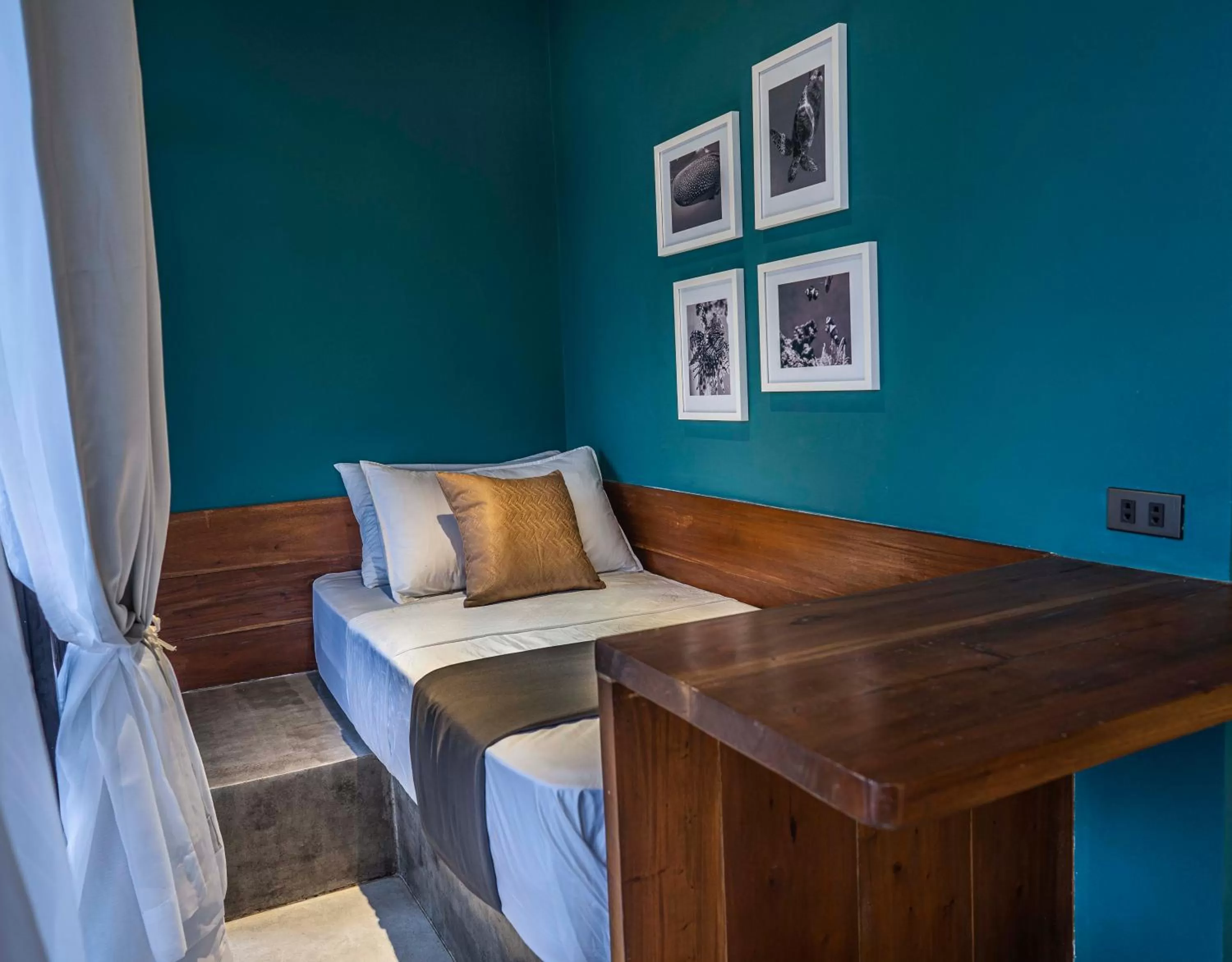 Bed in Bird of Paradise