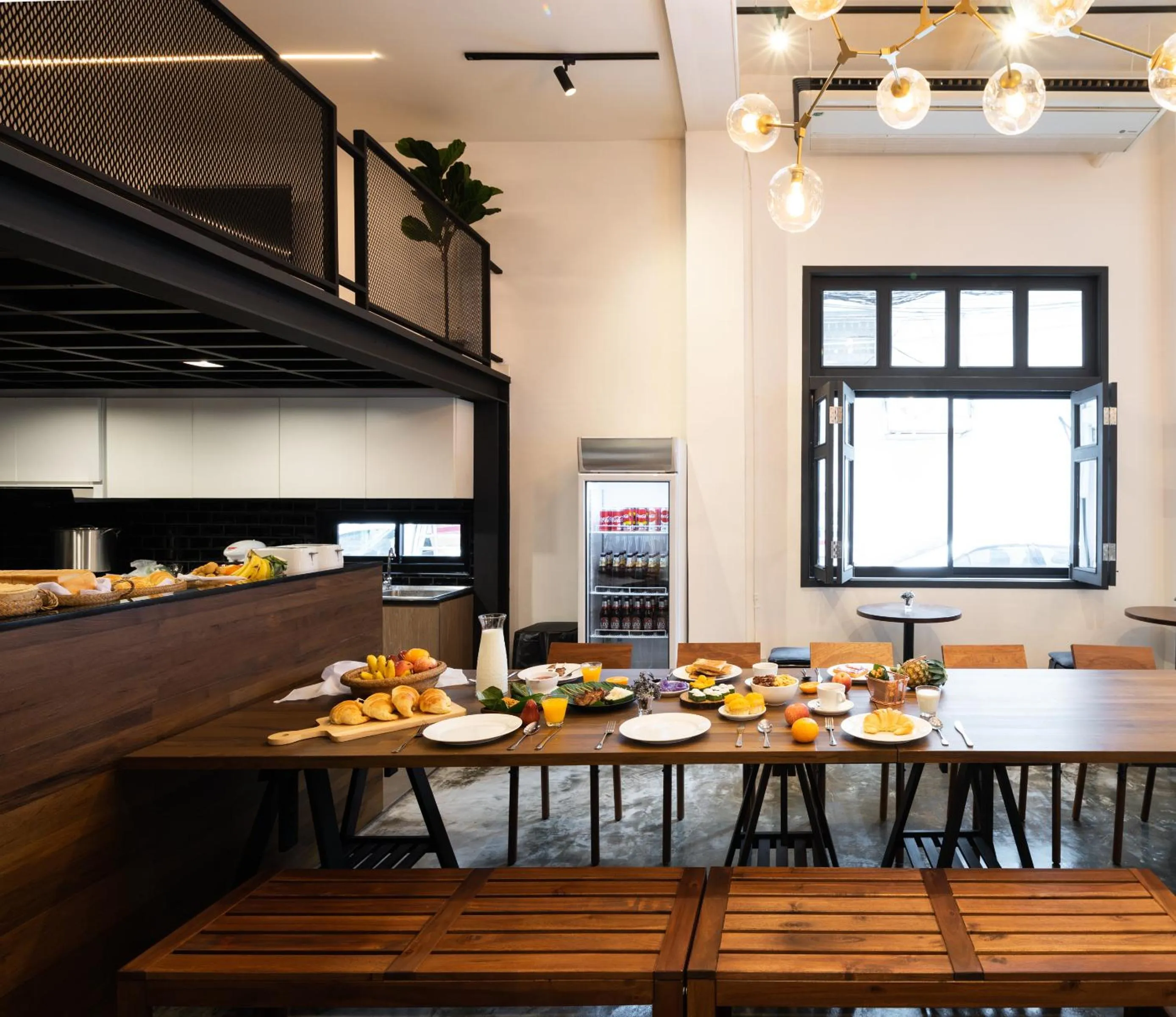 Restaurant/places to eat in Warm Window Silom