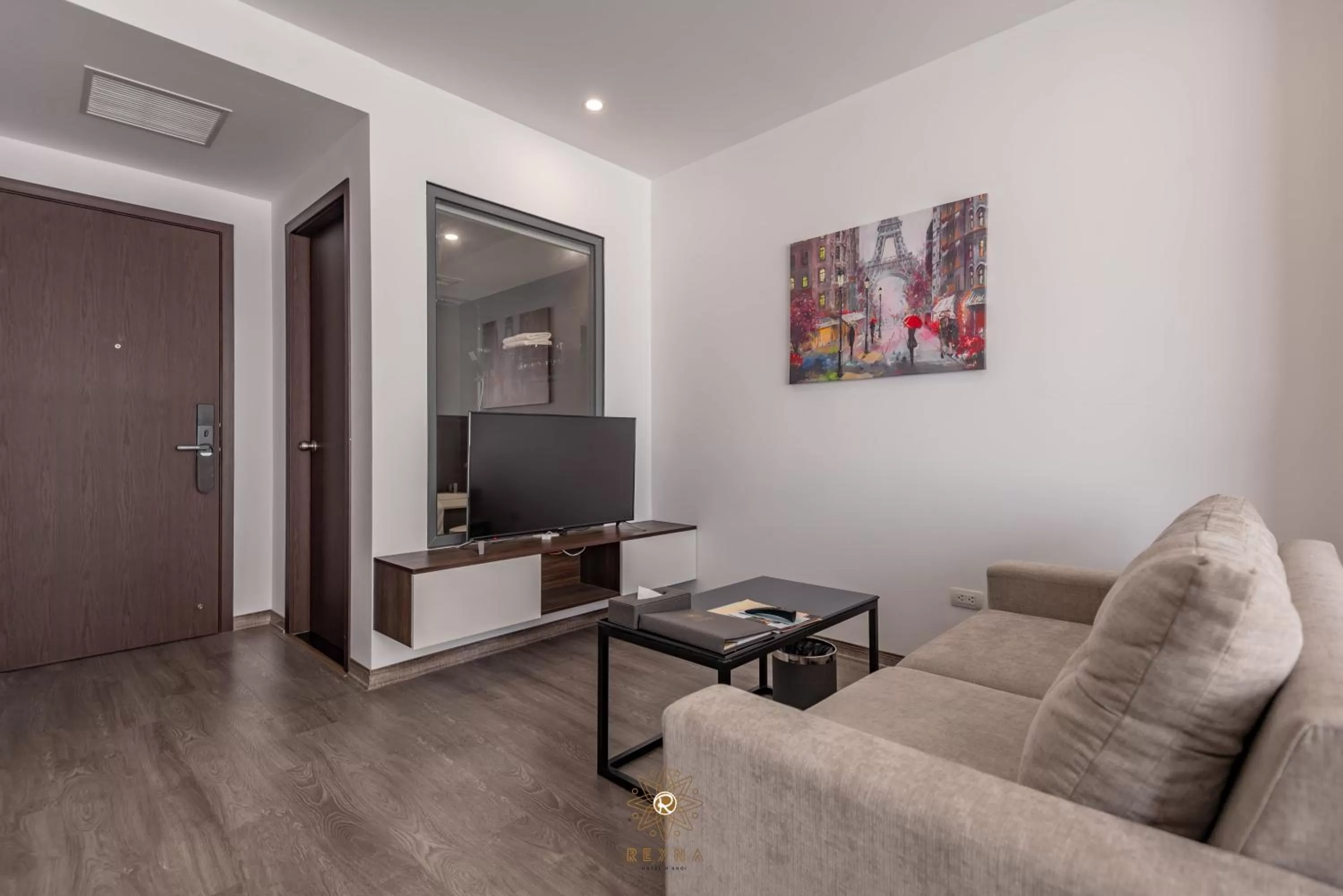 TV and multimedia in Reyna Hotel Hanoi & Spa