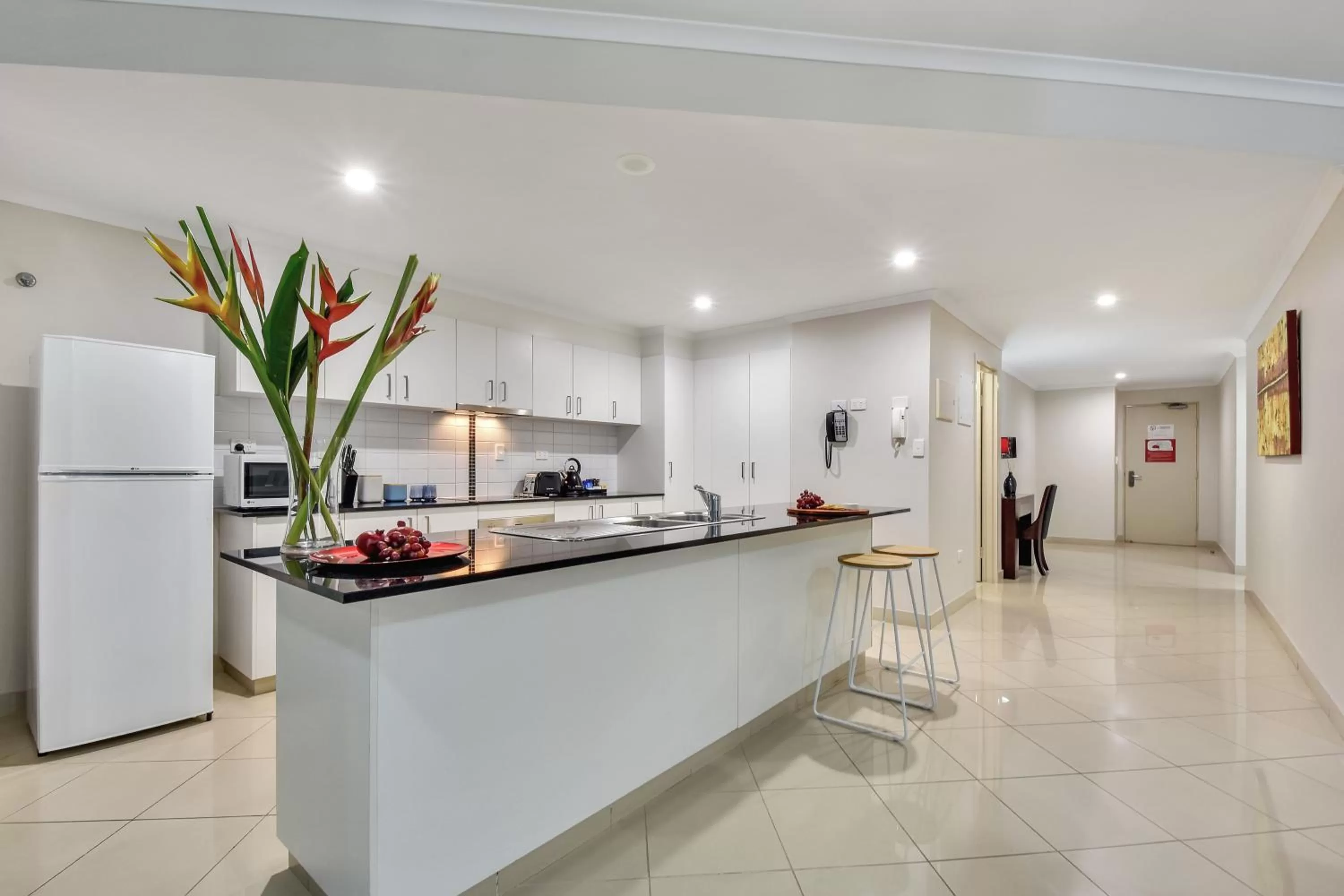 Kitchen or kitchenette in Argus Apartments Darwin