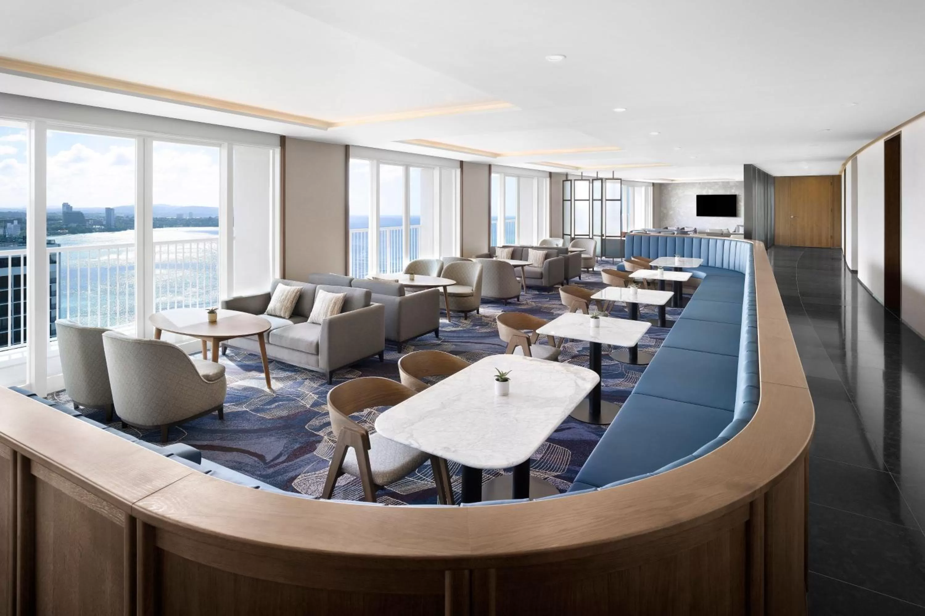 Lounge or bar in The Westin Resort Guam