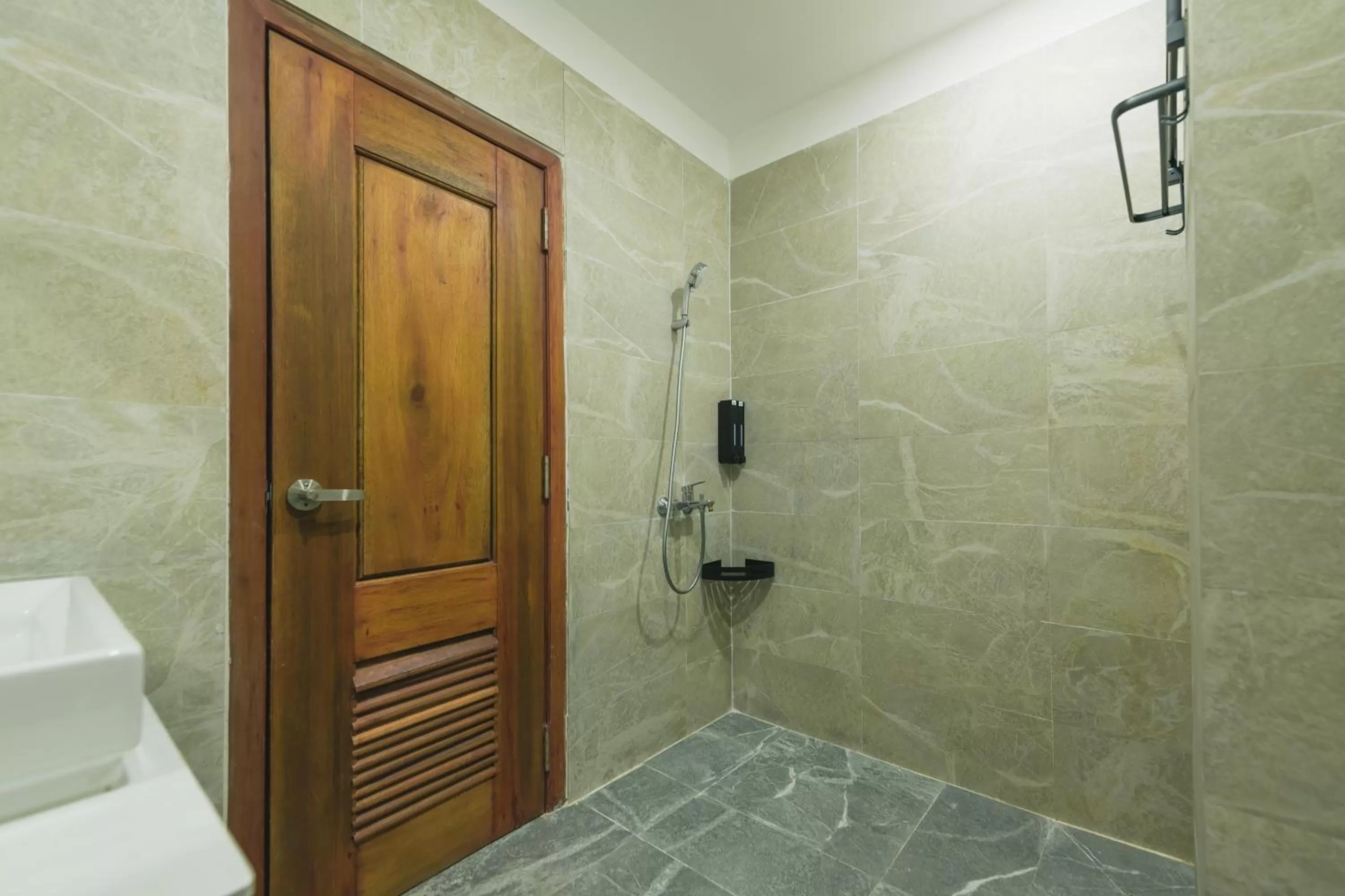 Shower in Residence 110 (Hotel and Apartments)