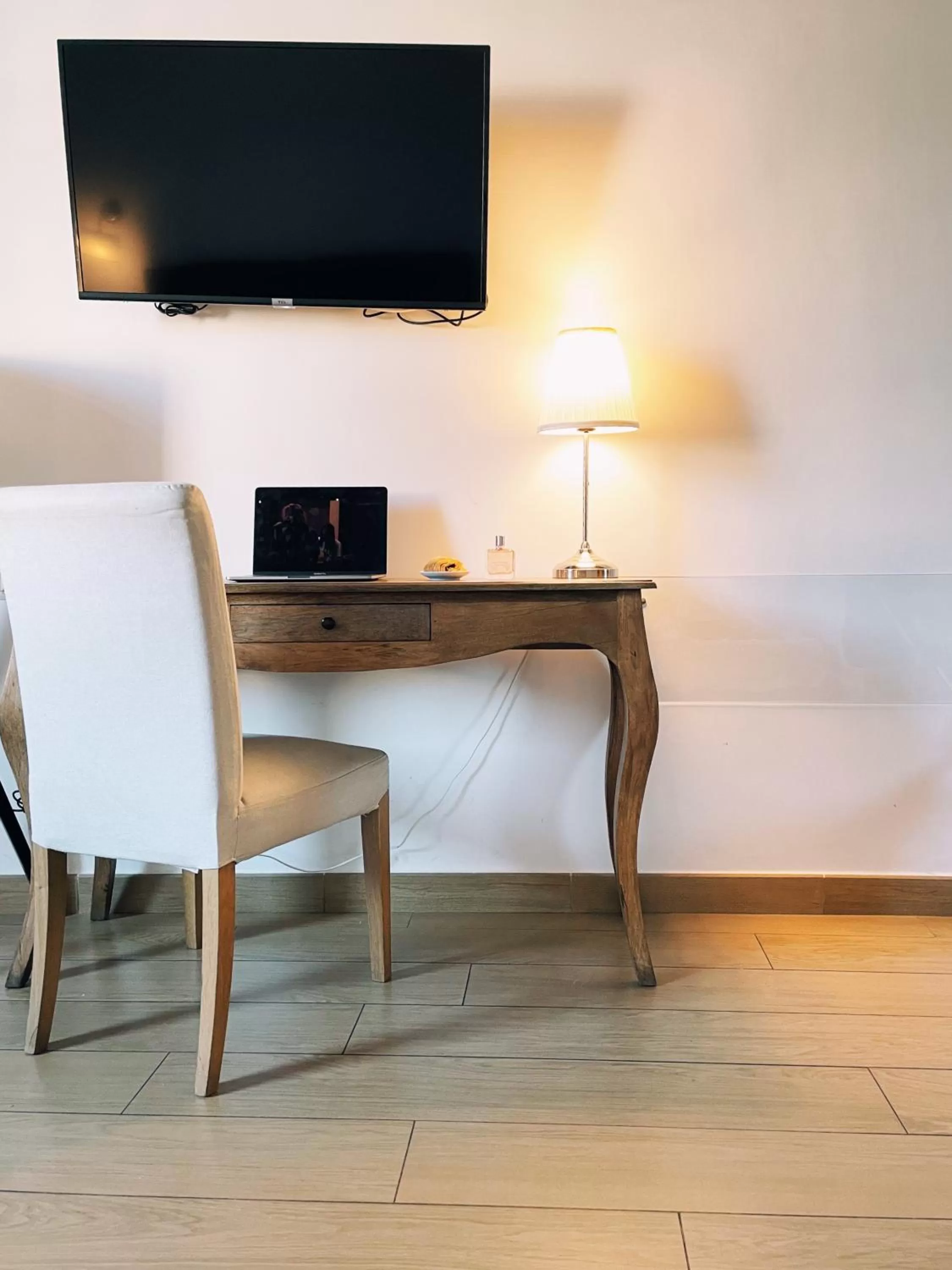 TV and multimedia in Little Queen Suite