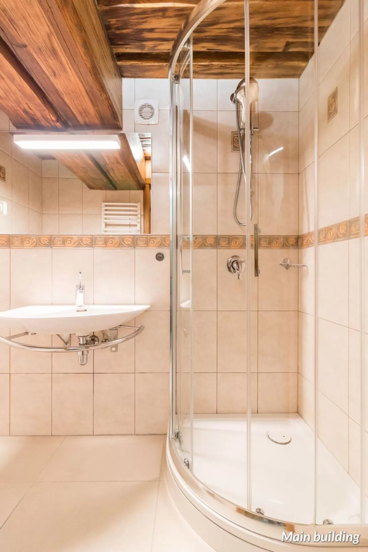 Shower in Hotel Spichrz