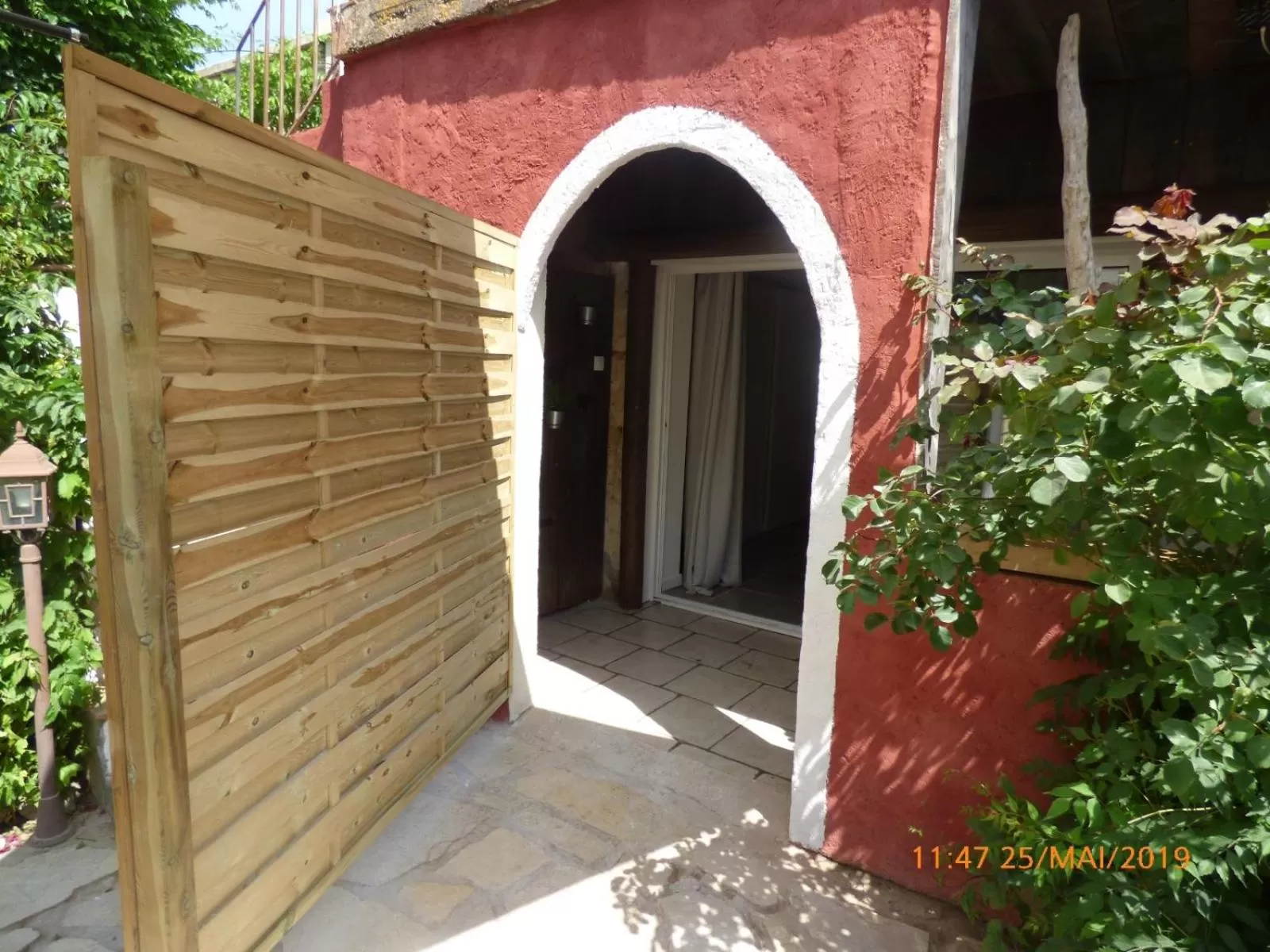 Facade/entrance in MAS MAURANE-Chambre d'hôte avec SPA privé aux portes d'ARLES