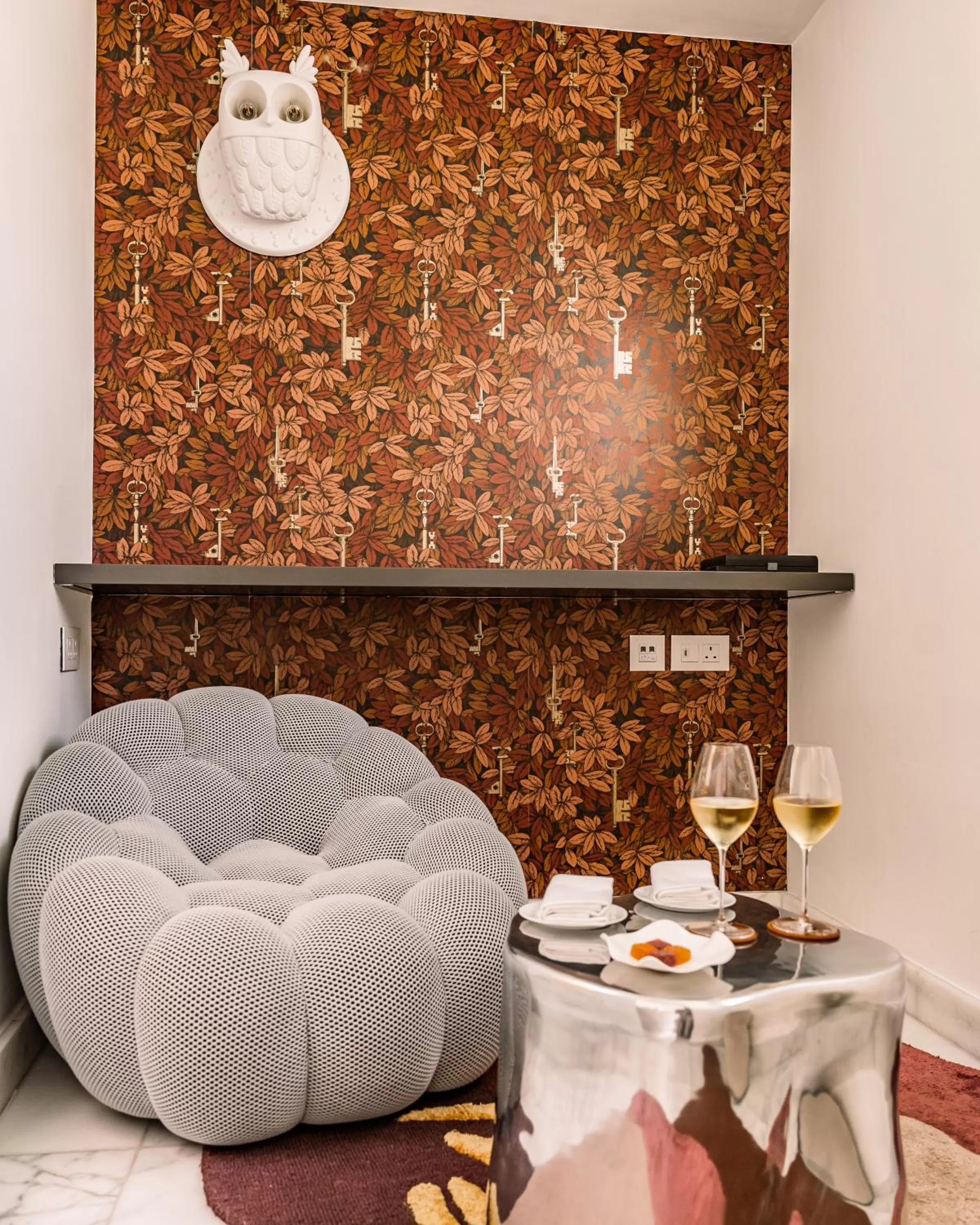 Seating area in Iniala Harbour House