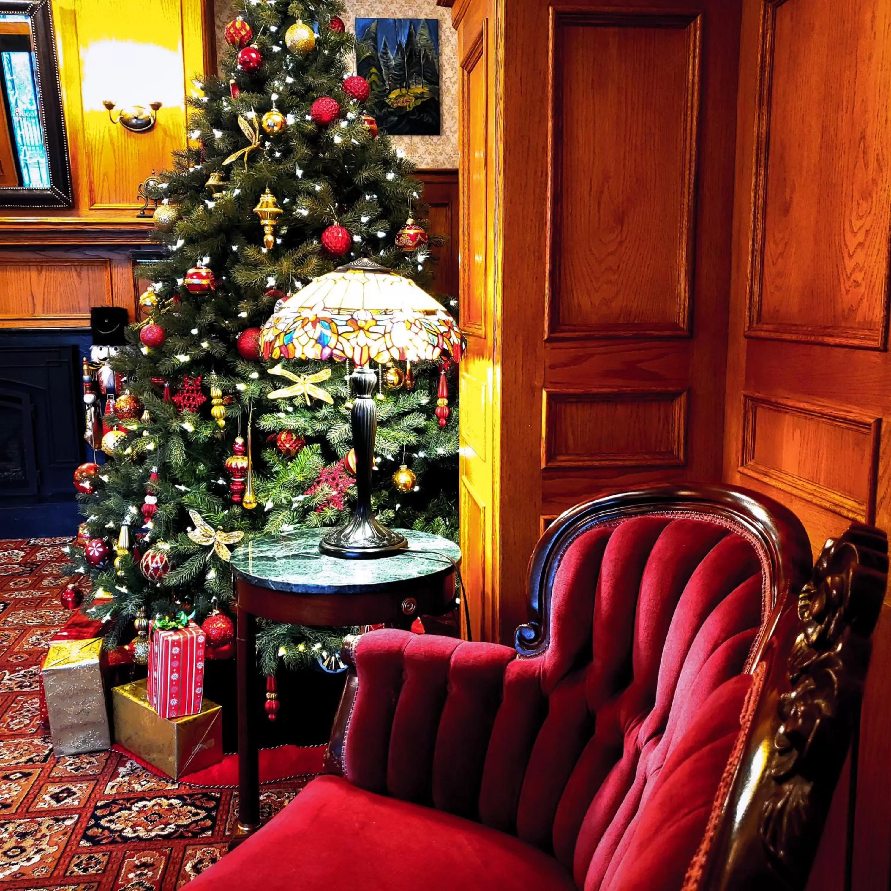 Lobby or reception in James Bay Inn Hotel, Suites & Cottage