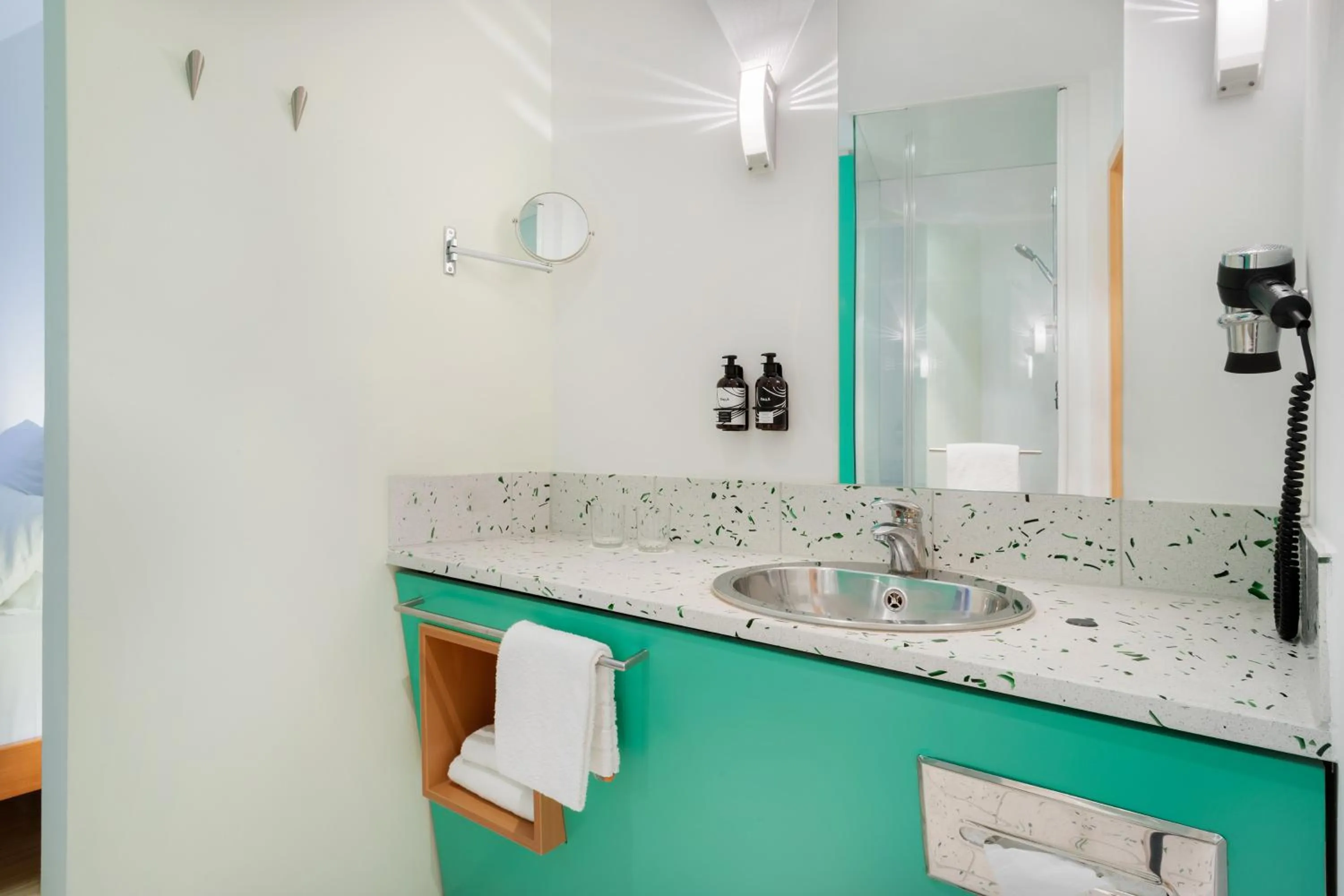 Bathroom in FOUR Munich Neue Messe