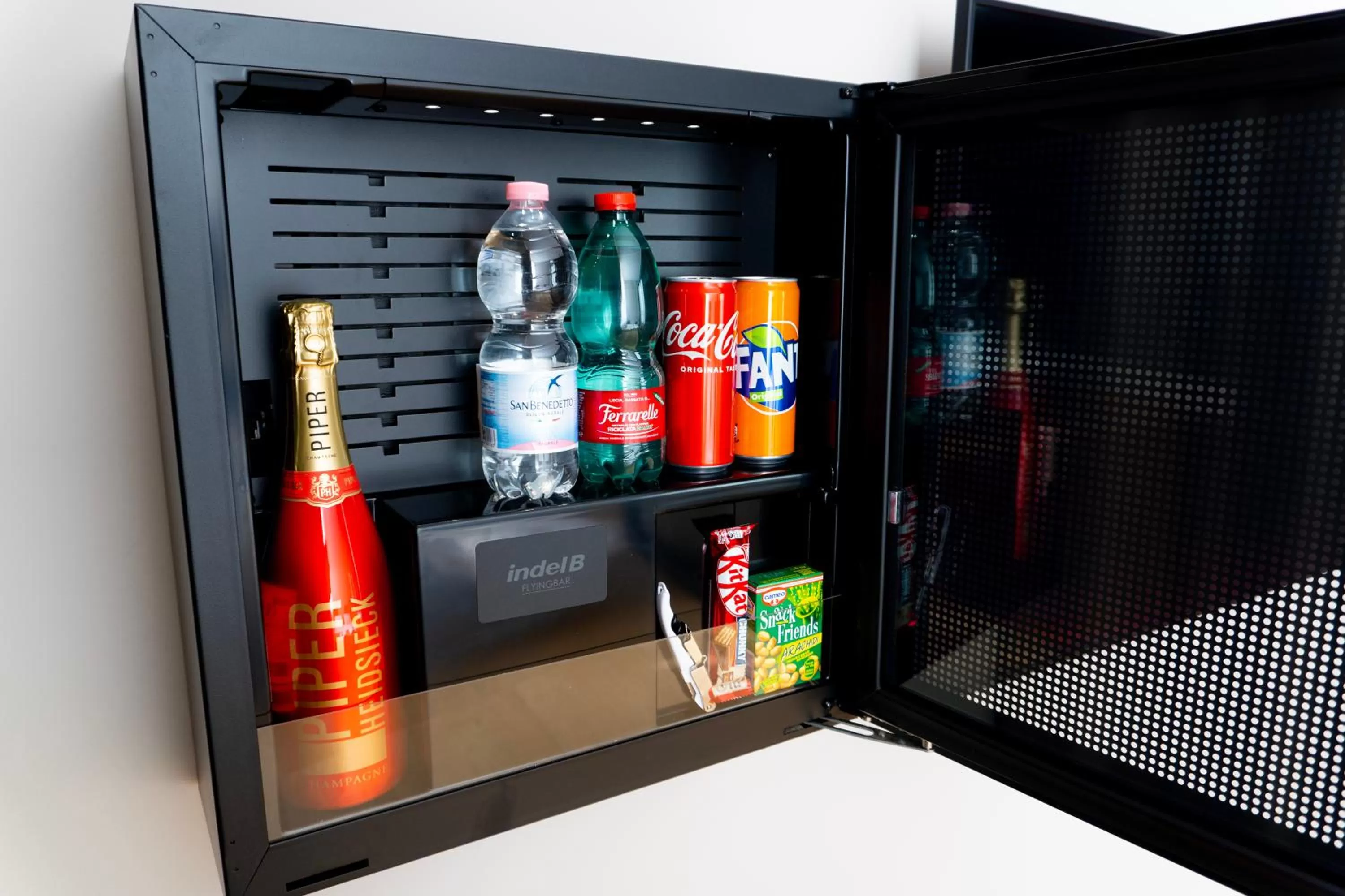 Drinks in ZOE LUXURY SUITES