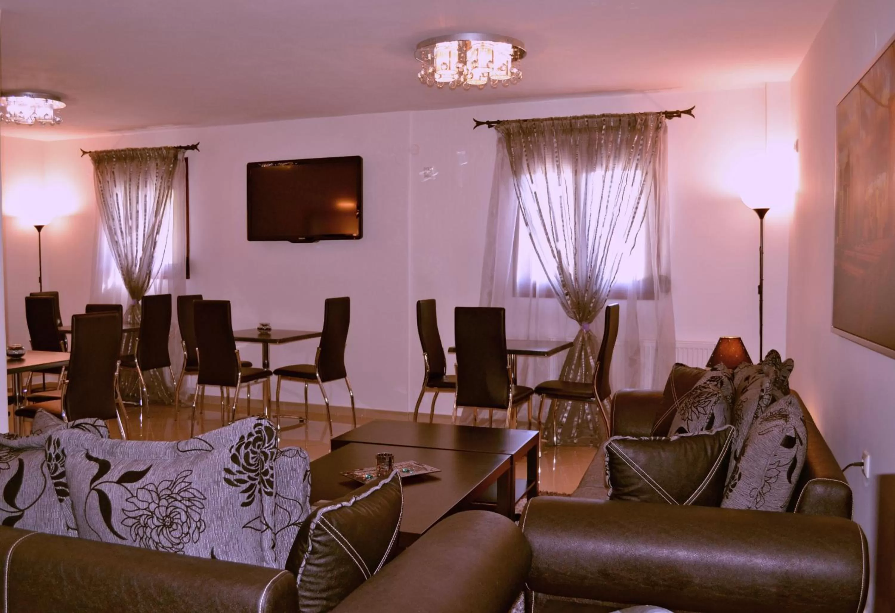 Communal lounge/ TV room in Anesis