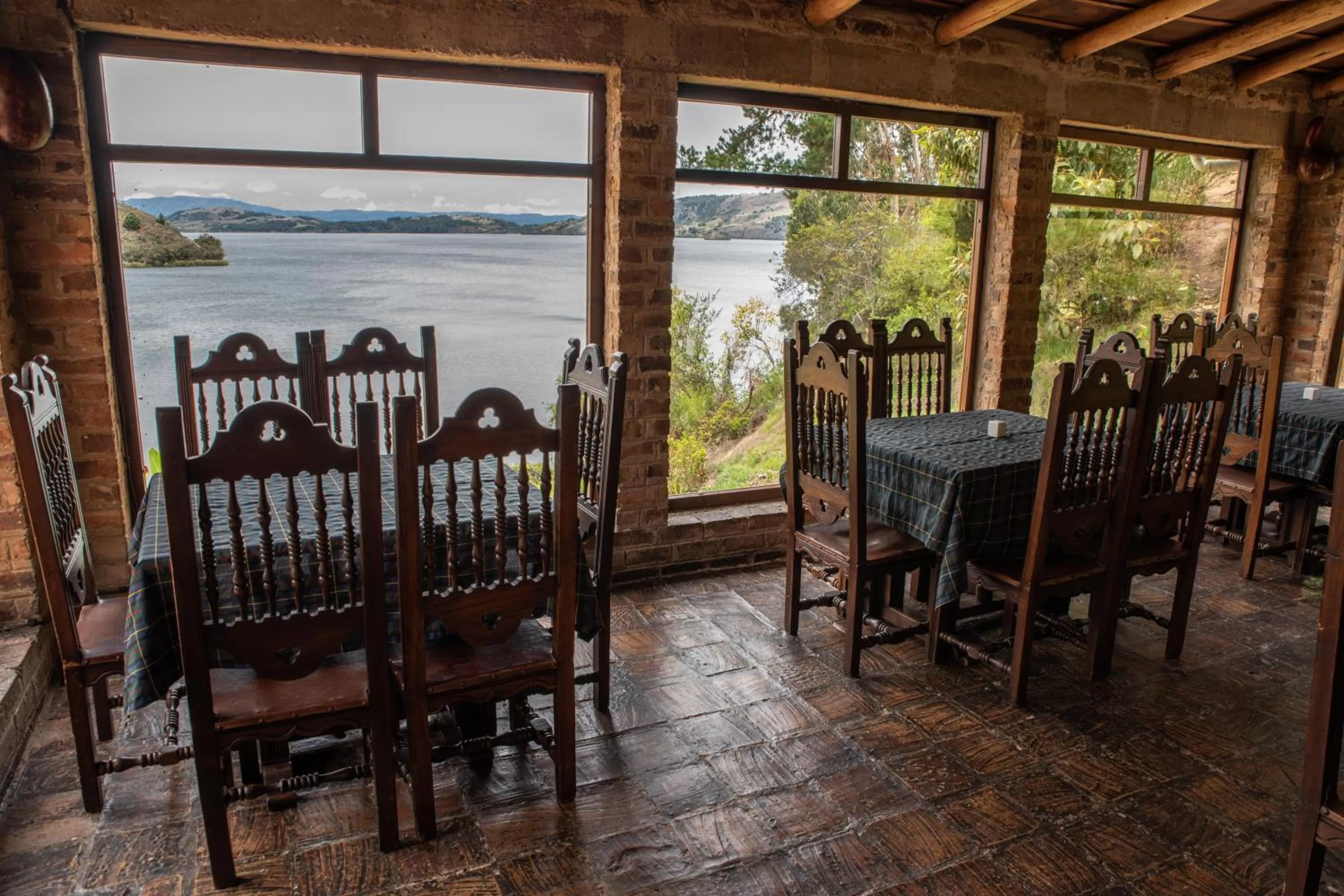 Restaurant/places to eat in Hotel Refugio Pozo Azul