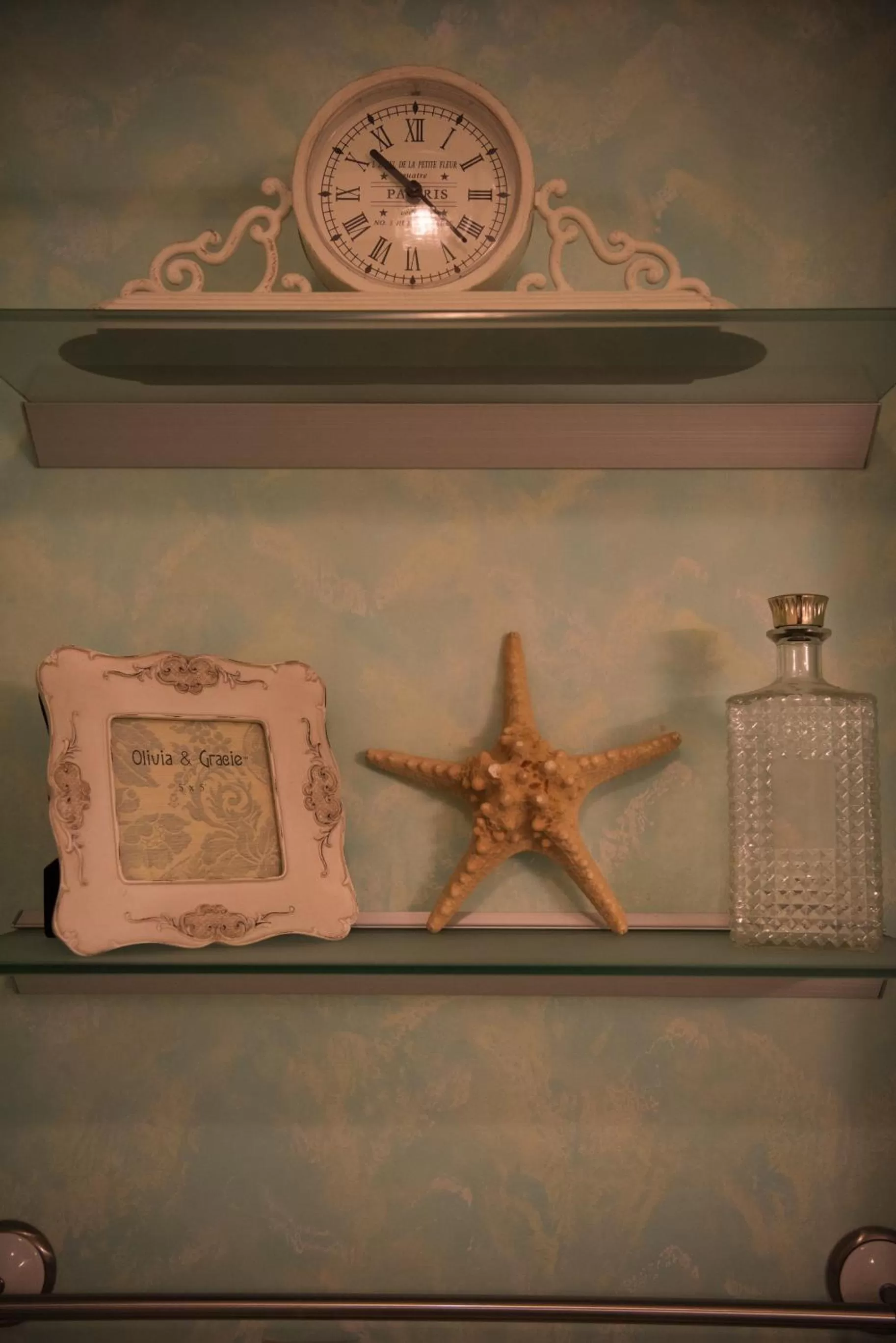 Bathroom in Harlem Grand