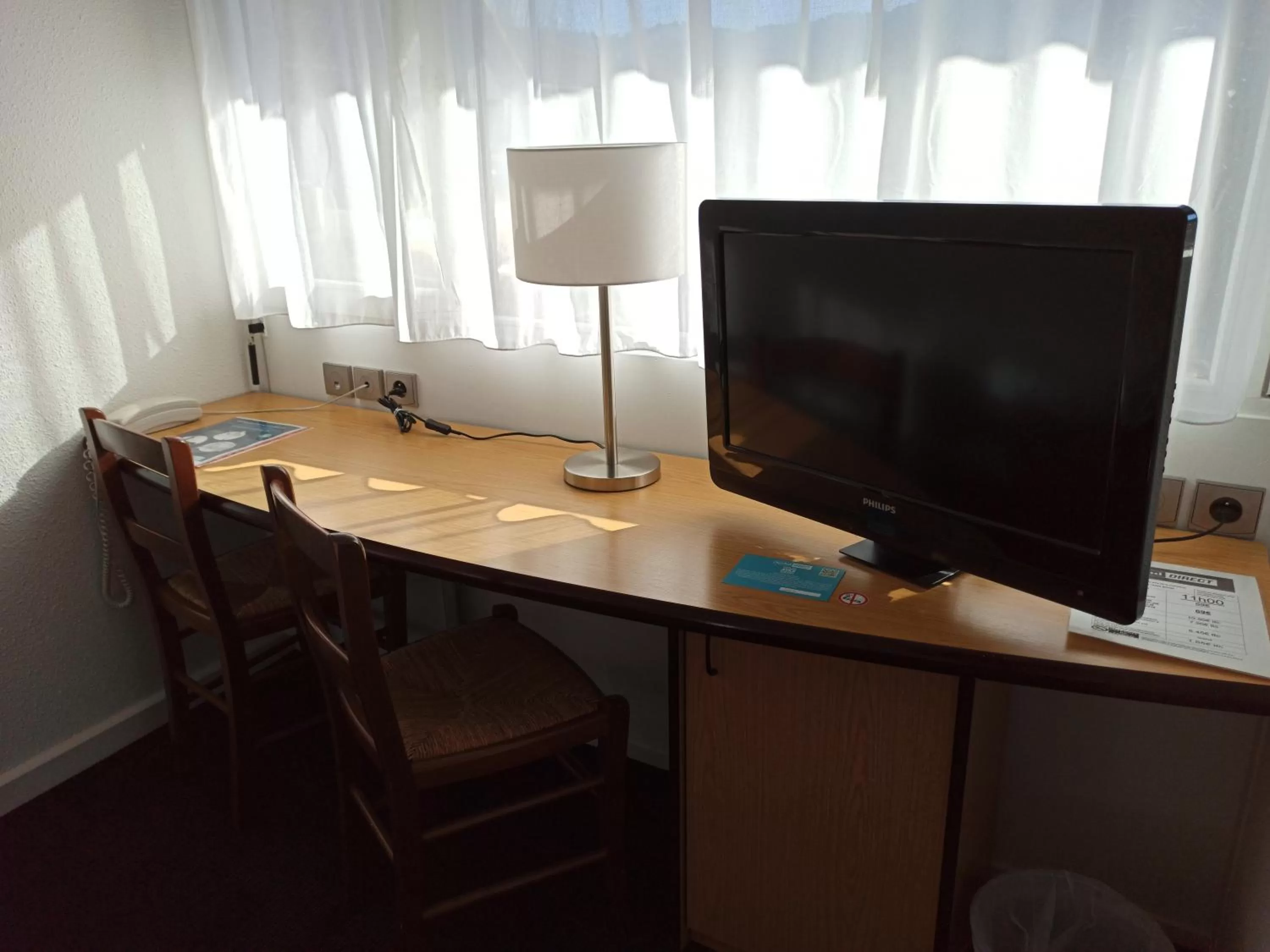 TV and multimedia in Kyriad Direct Marseille Est La Valentine