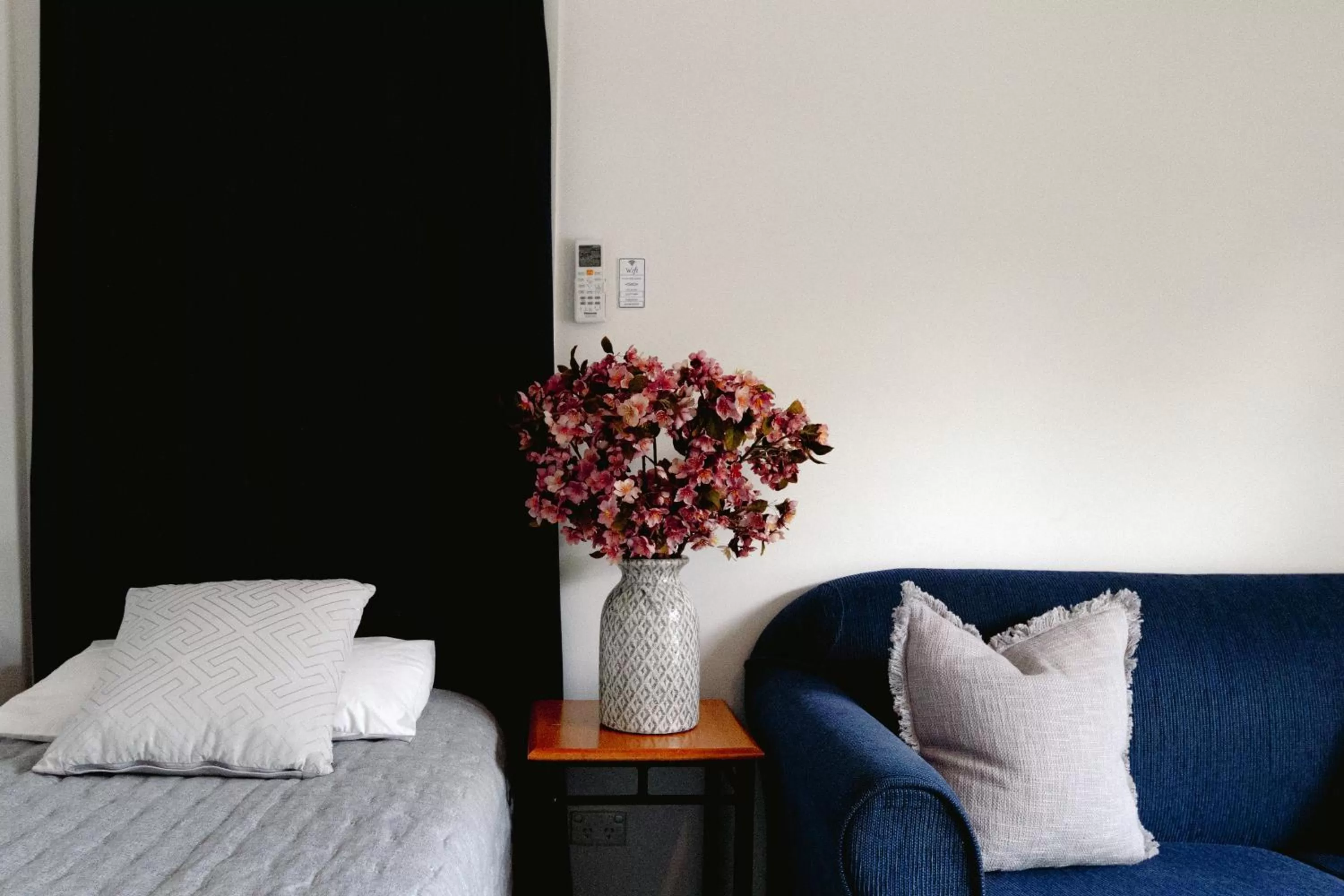 Bed in Aotearoa Lodge