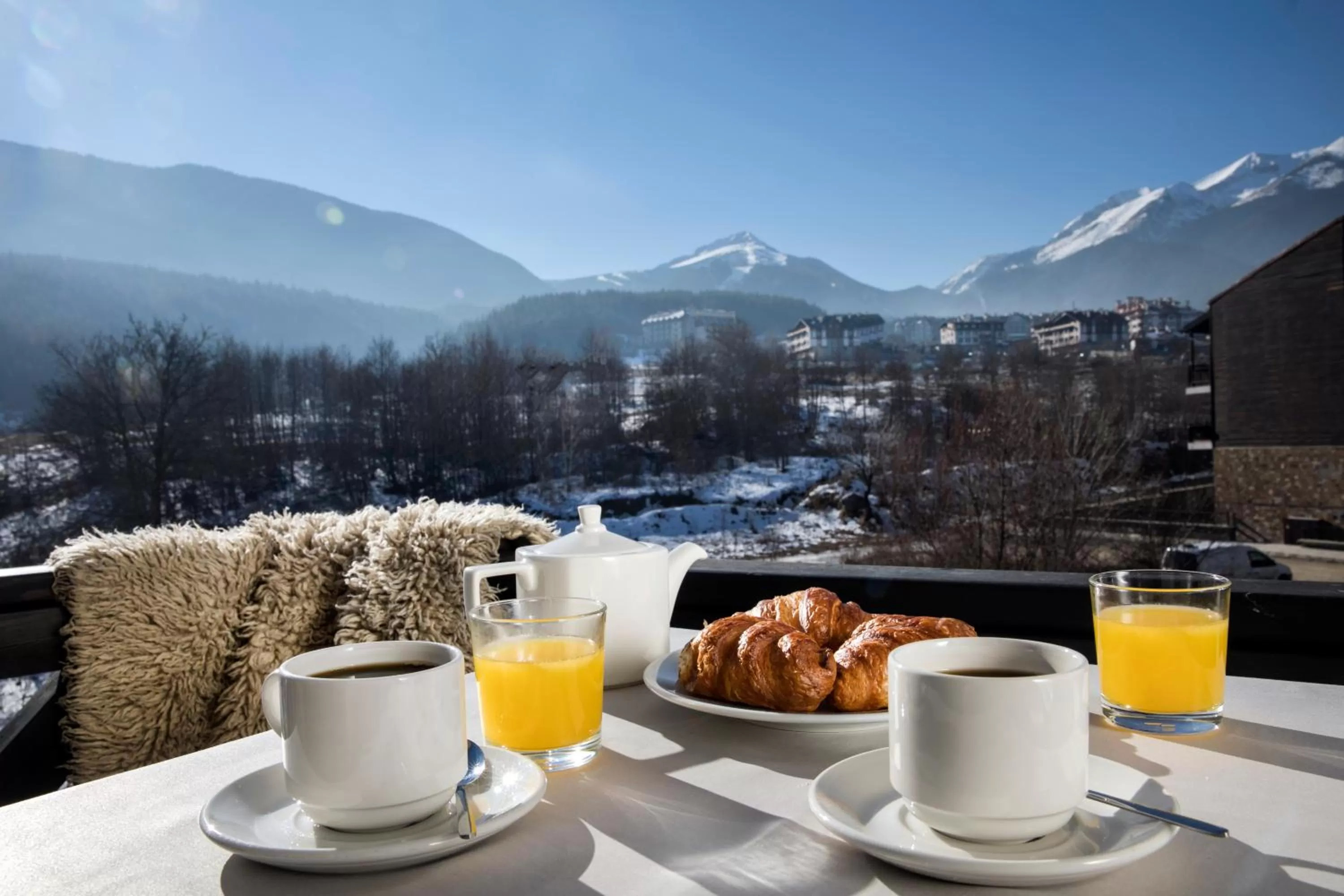 Meals in Premier Luxury Mountain Resort