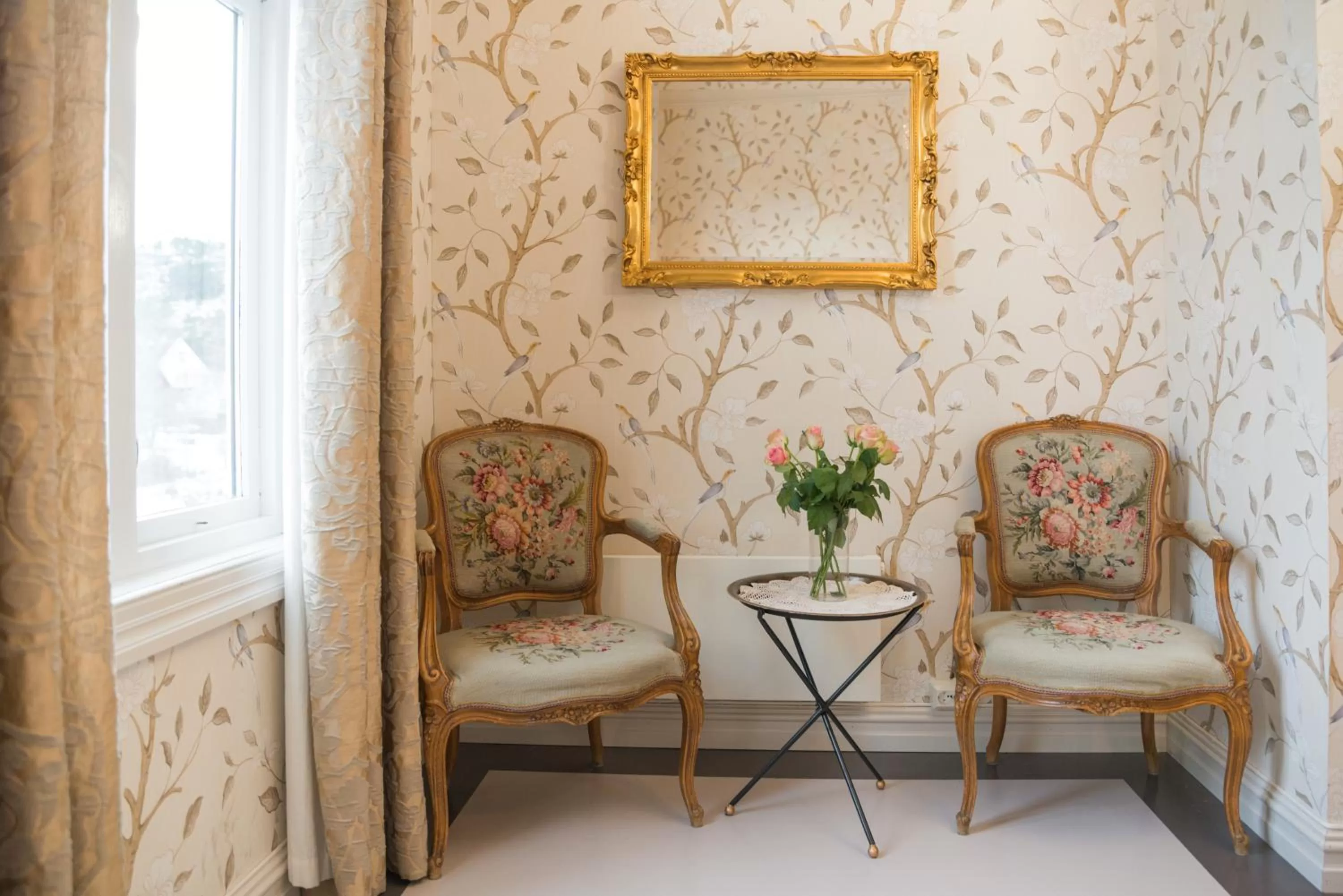 Photo of the whole room in Gloppen Hotell - by Classic Norway Hotels