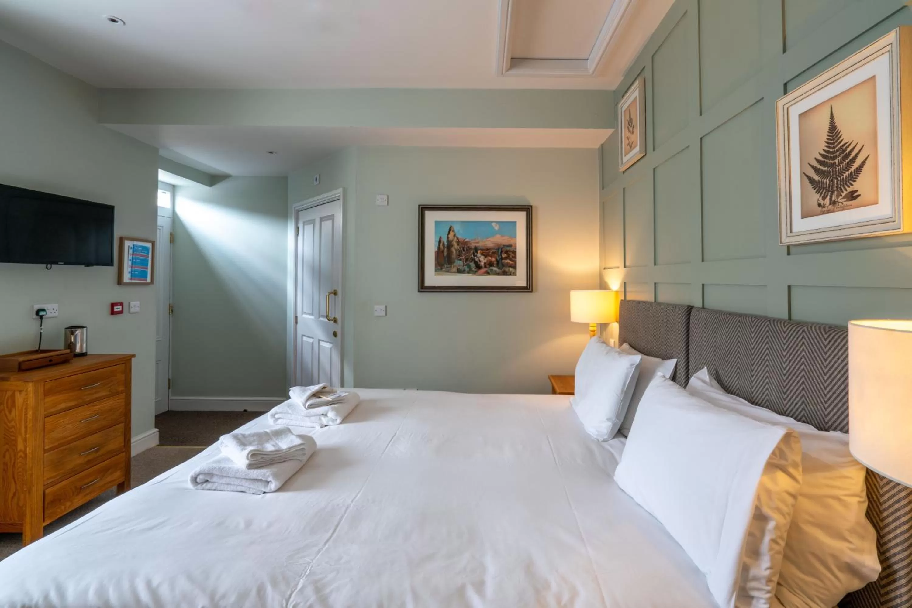 Bed in The Kings Arms Hotel