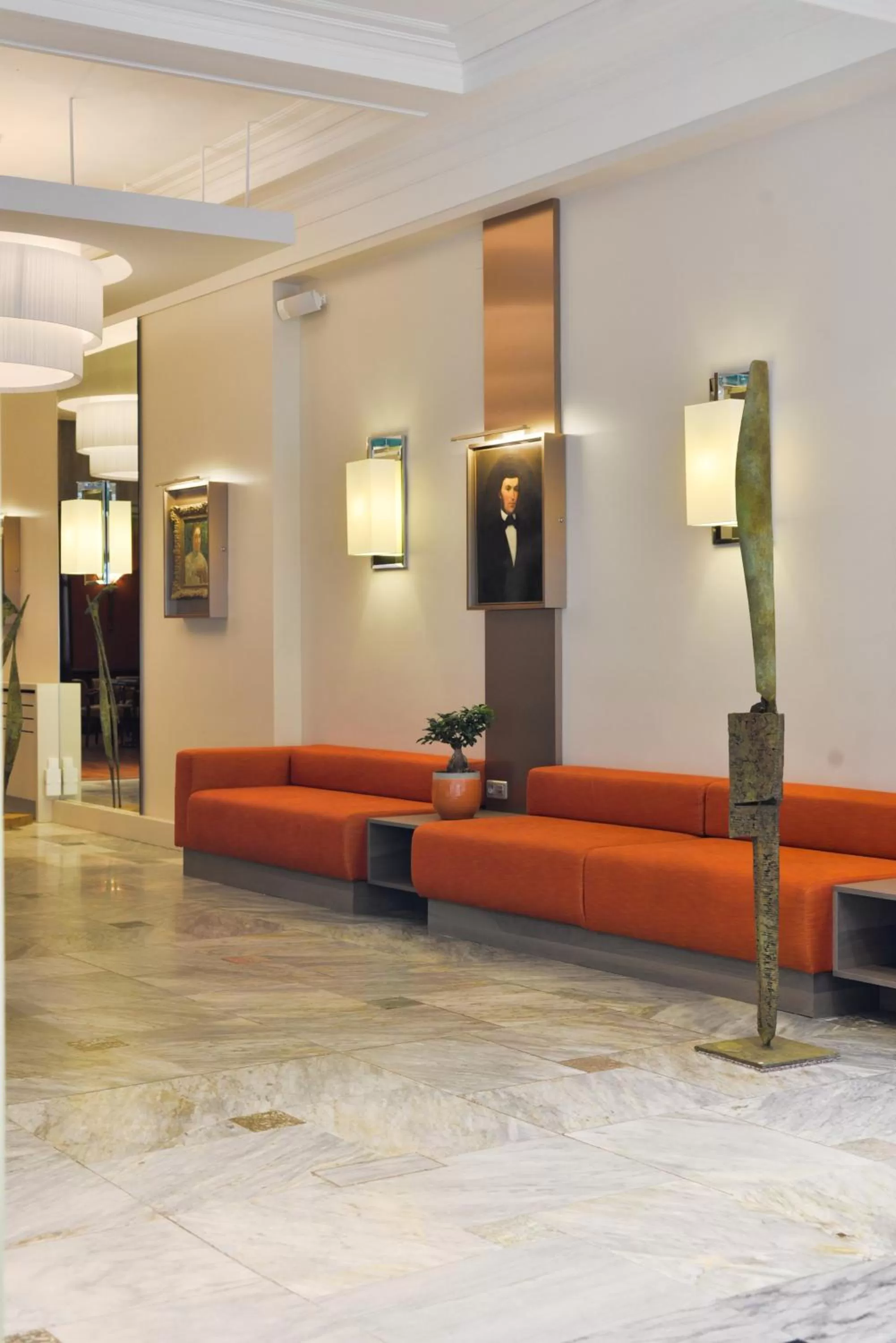 Lobby or reception in Hôtel Mercure Bayonne Centre Le Grand Hotel