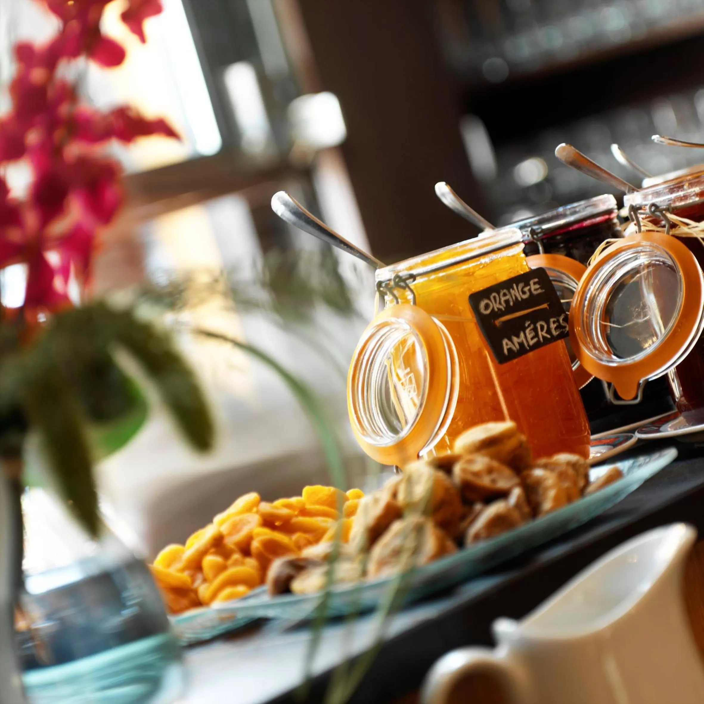 Food and drinks in Les Trésoms Lake and Spa Resort