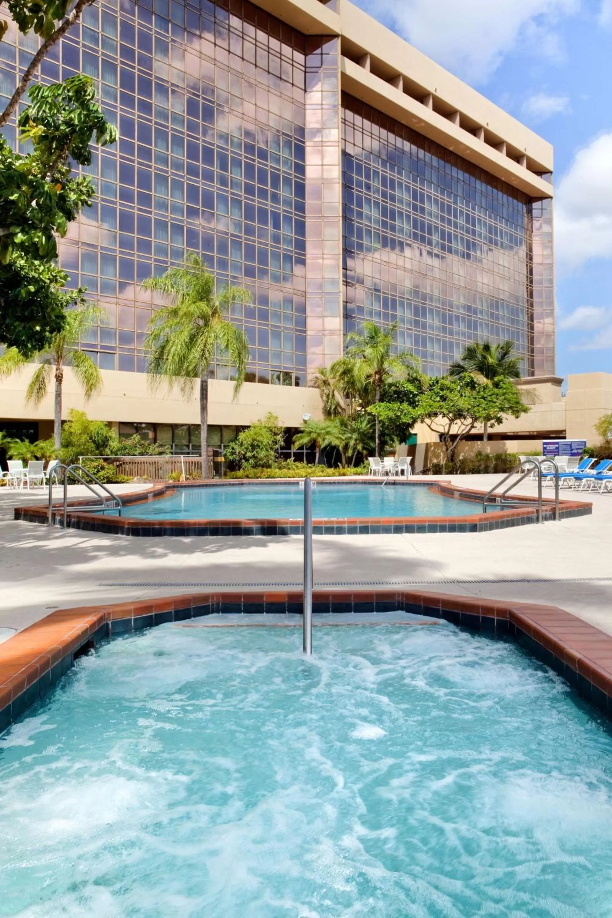 Pool view in DoubleTree by Hilton Hotel Miami Airport & Convention Center