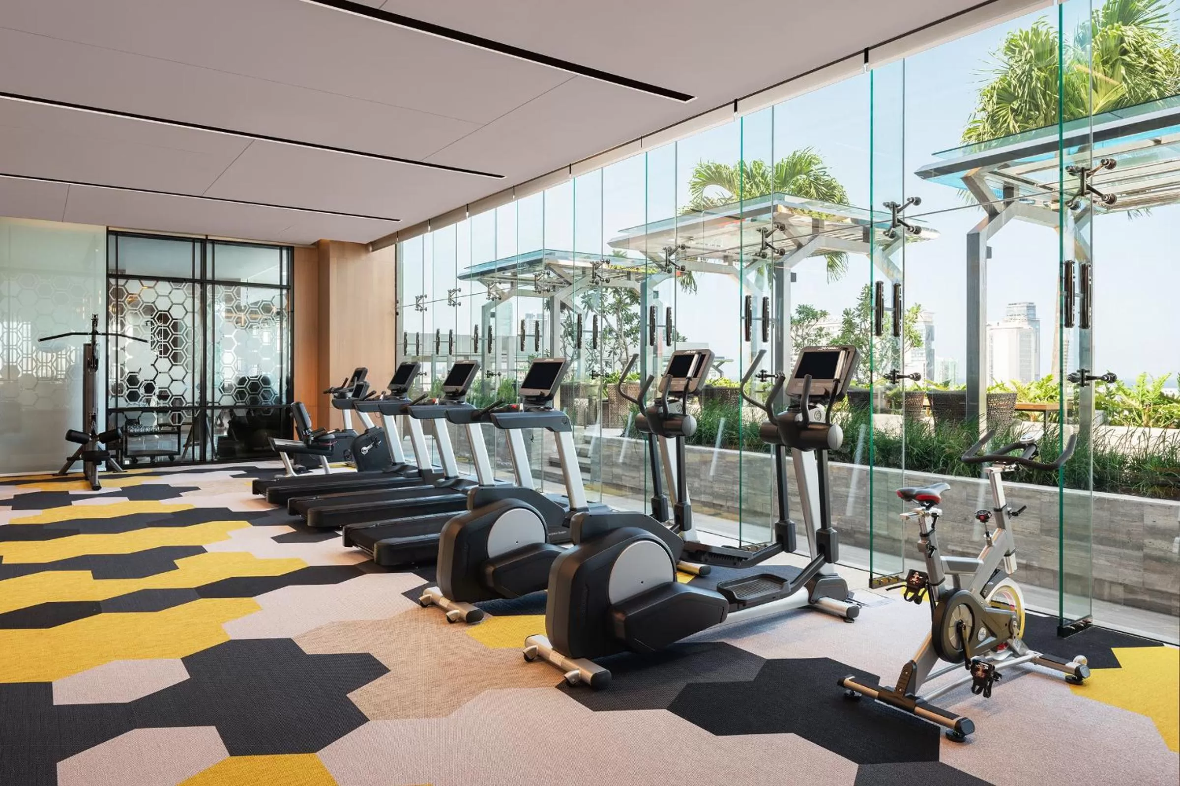 Fitness centre/facilities in Courtyard by Marriott Colombo