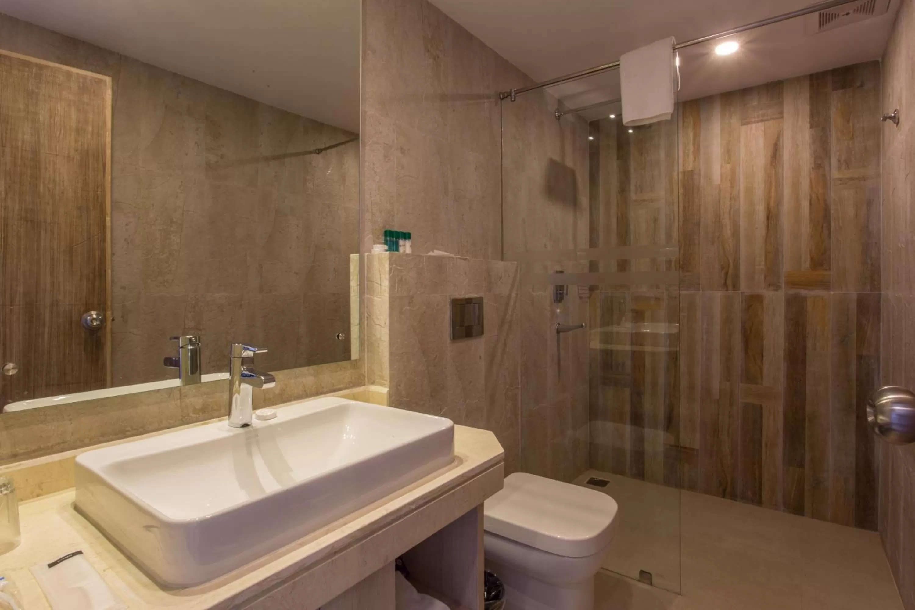 Super Deluxe Room in Hotel Barahi Pokhara