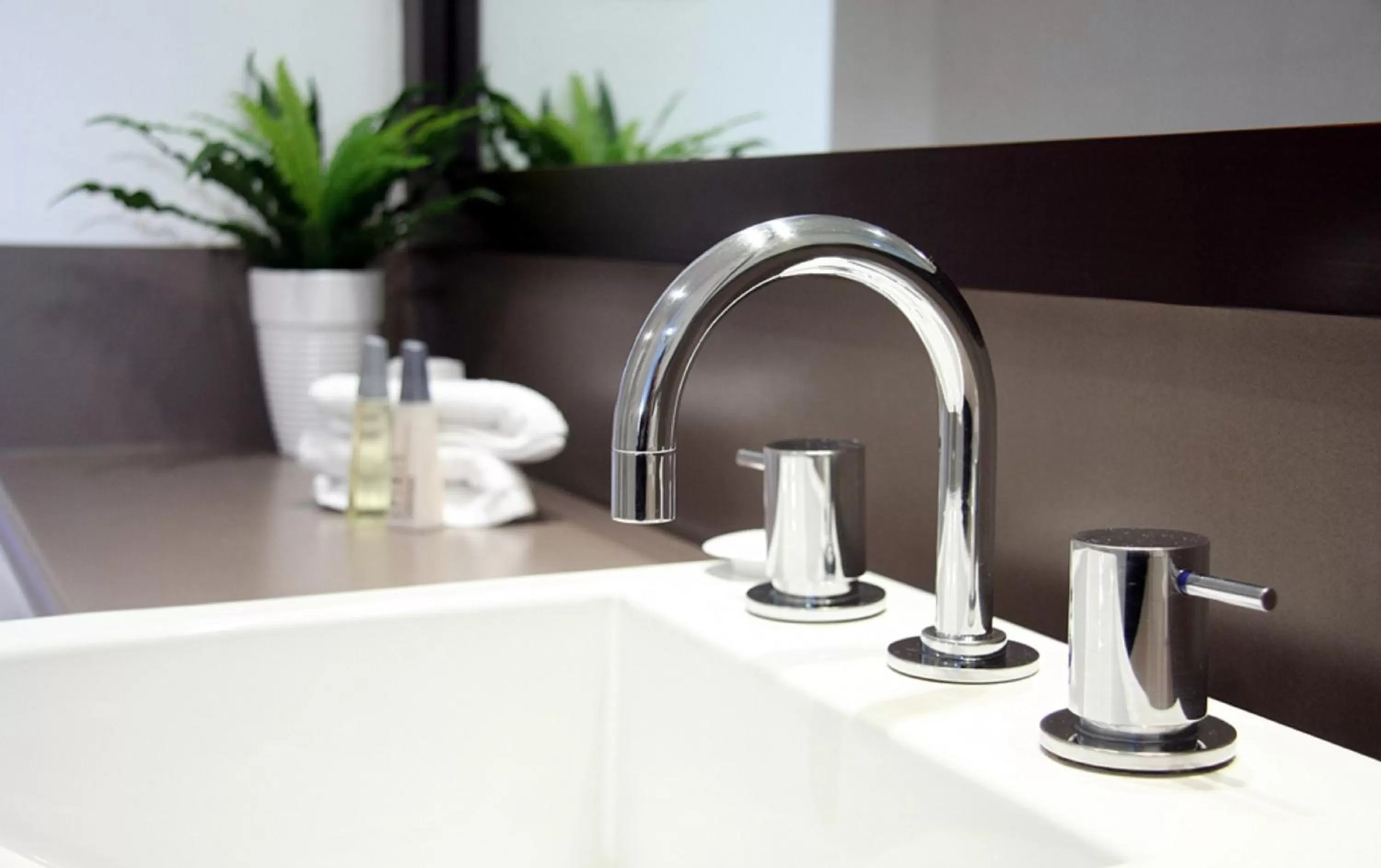 Standard Double Room with Two Double Beds in Mercure Sydney Parramatta