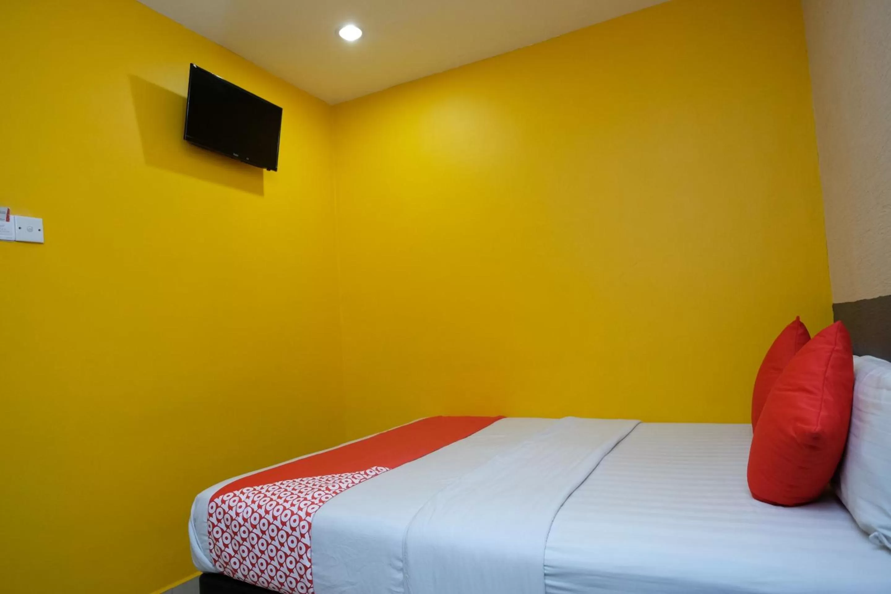 Photo of the whole room, Bed in Hotel De' Tees, Masai Utama