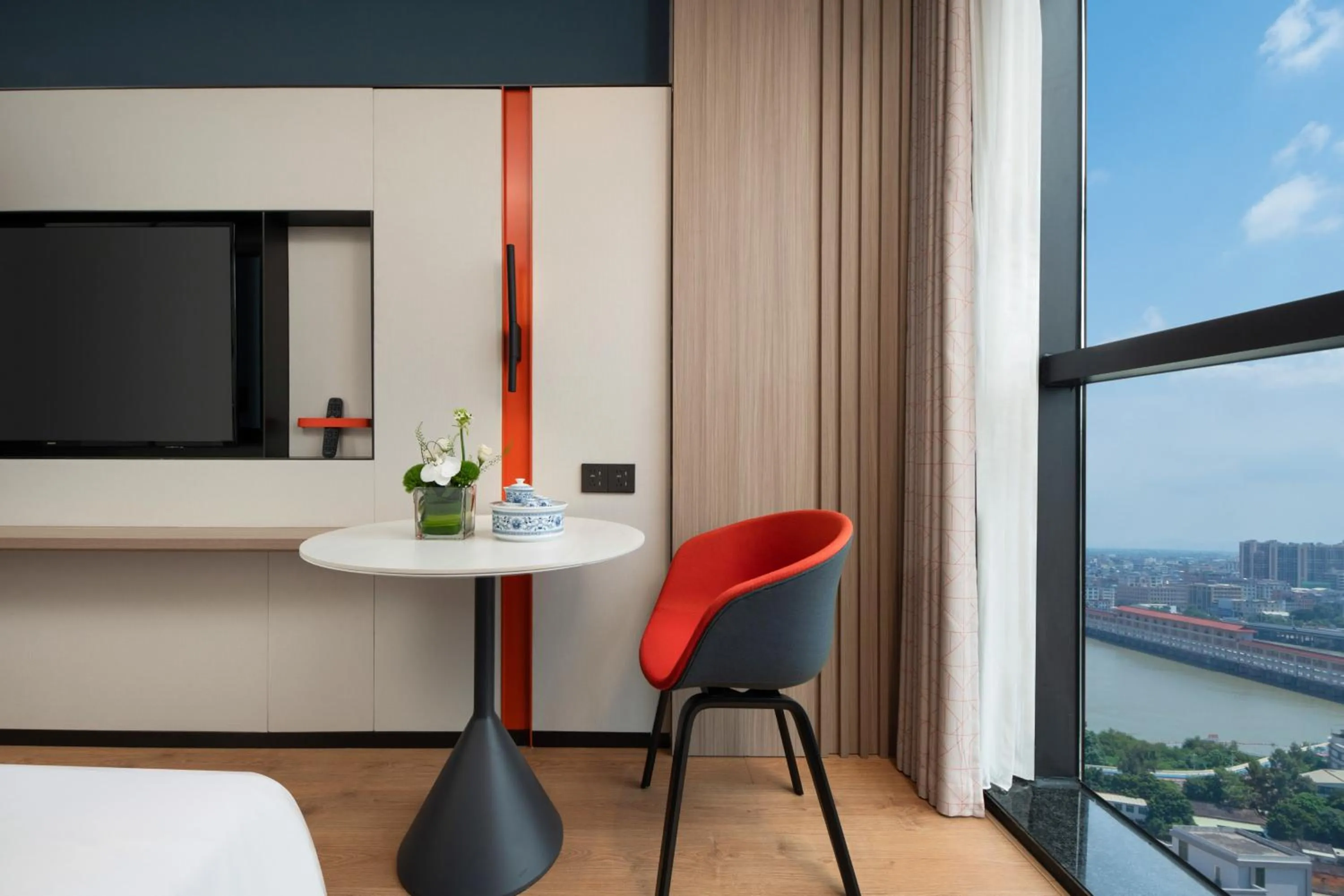 Photo of the whole room in Holiday Inn Express Shantou Chenghai