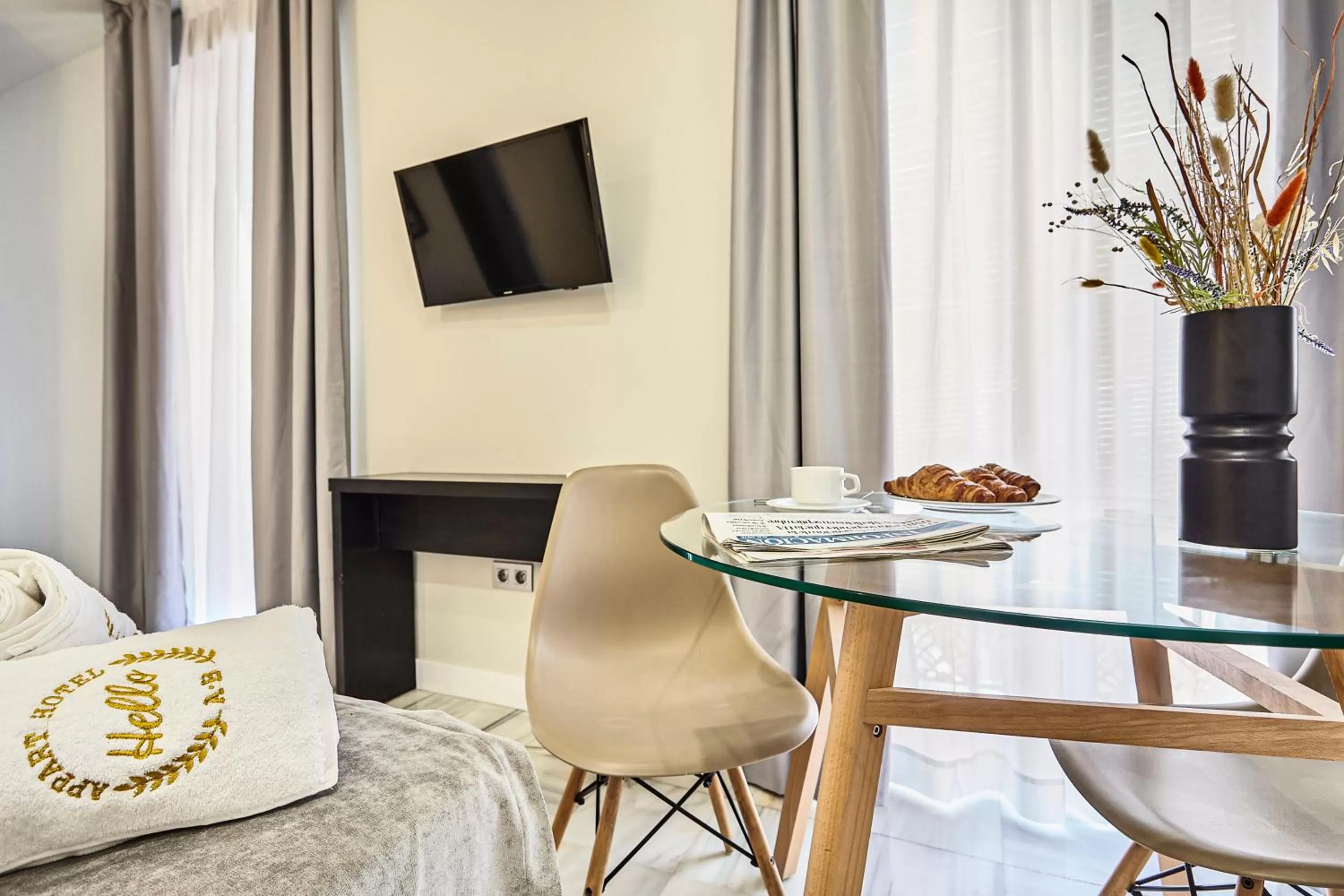 TV/Entertainment Center in Hello Alicante Apartamentos