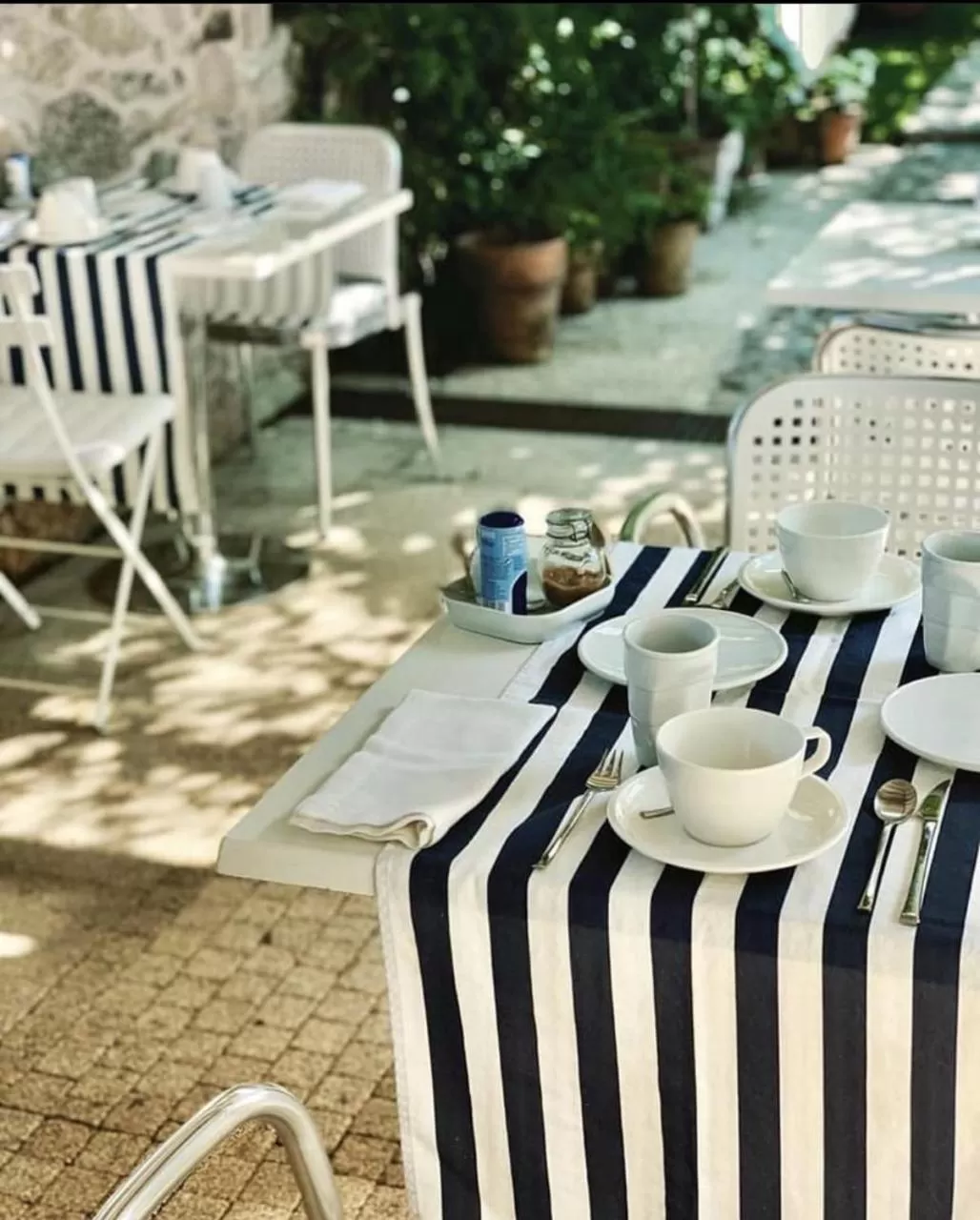 Food and drinks in Enoturismo Novavila Rias Baixas Wine Design