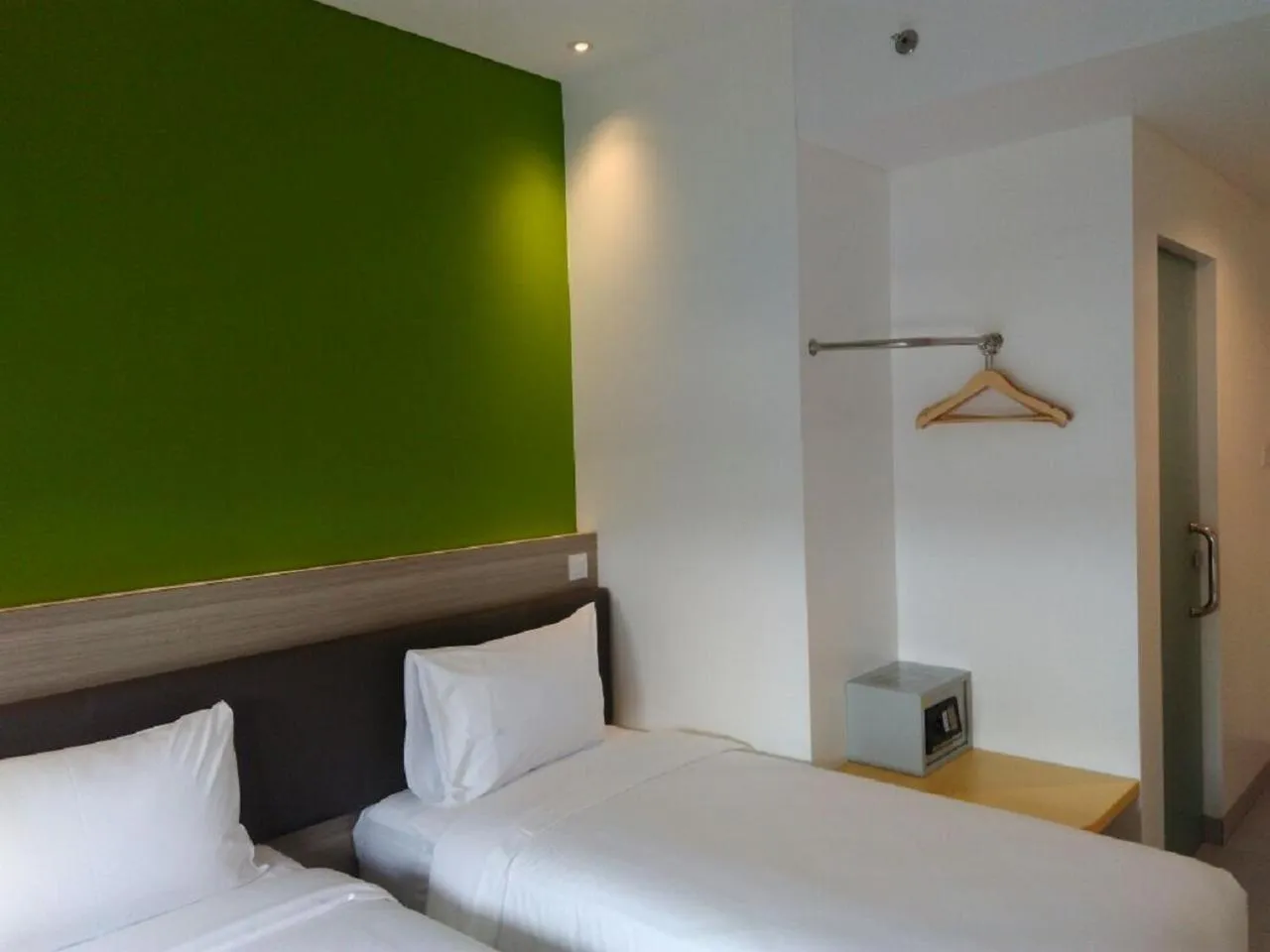 Smart Twin Room in Amaris Hotel Margorejo