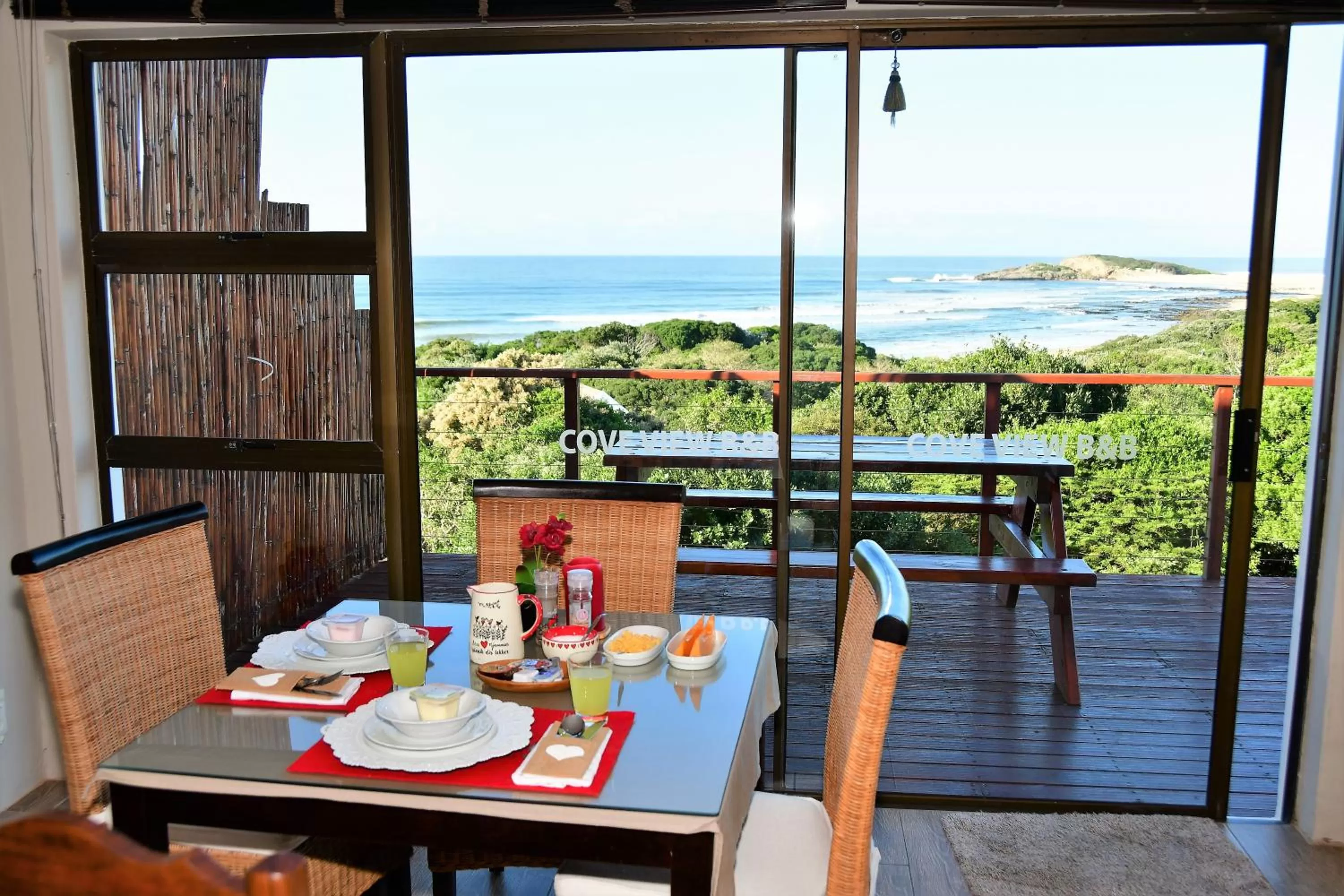 Balcony/Terrace in Cove View B&B