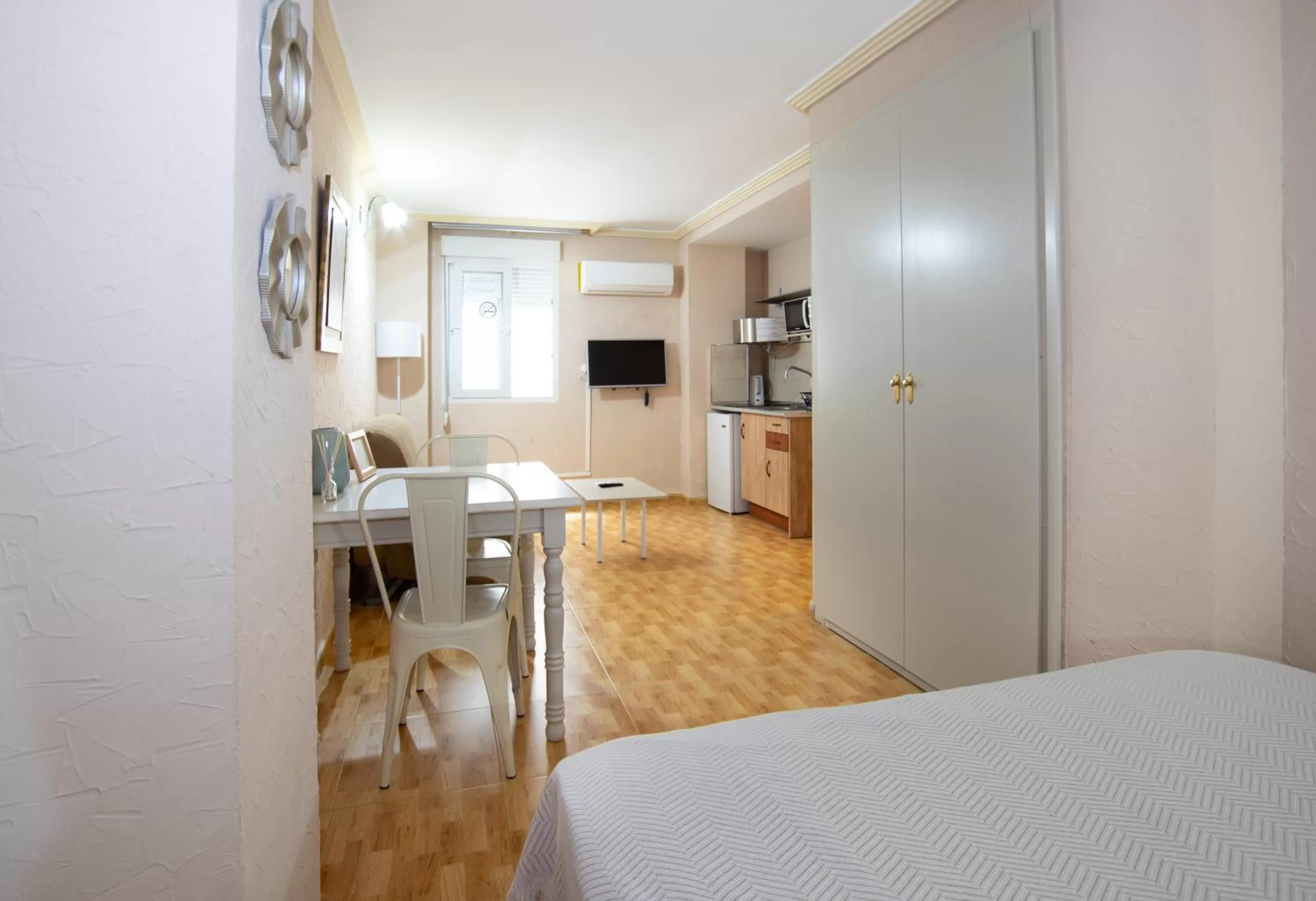 View (from property/room), Bed in Unique Hotel Apartments