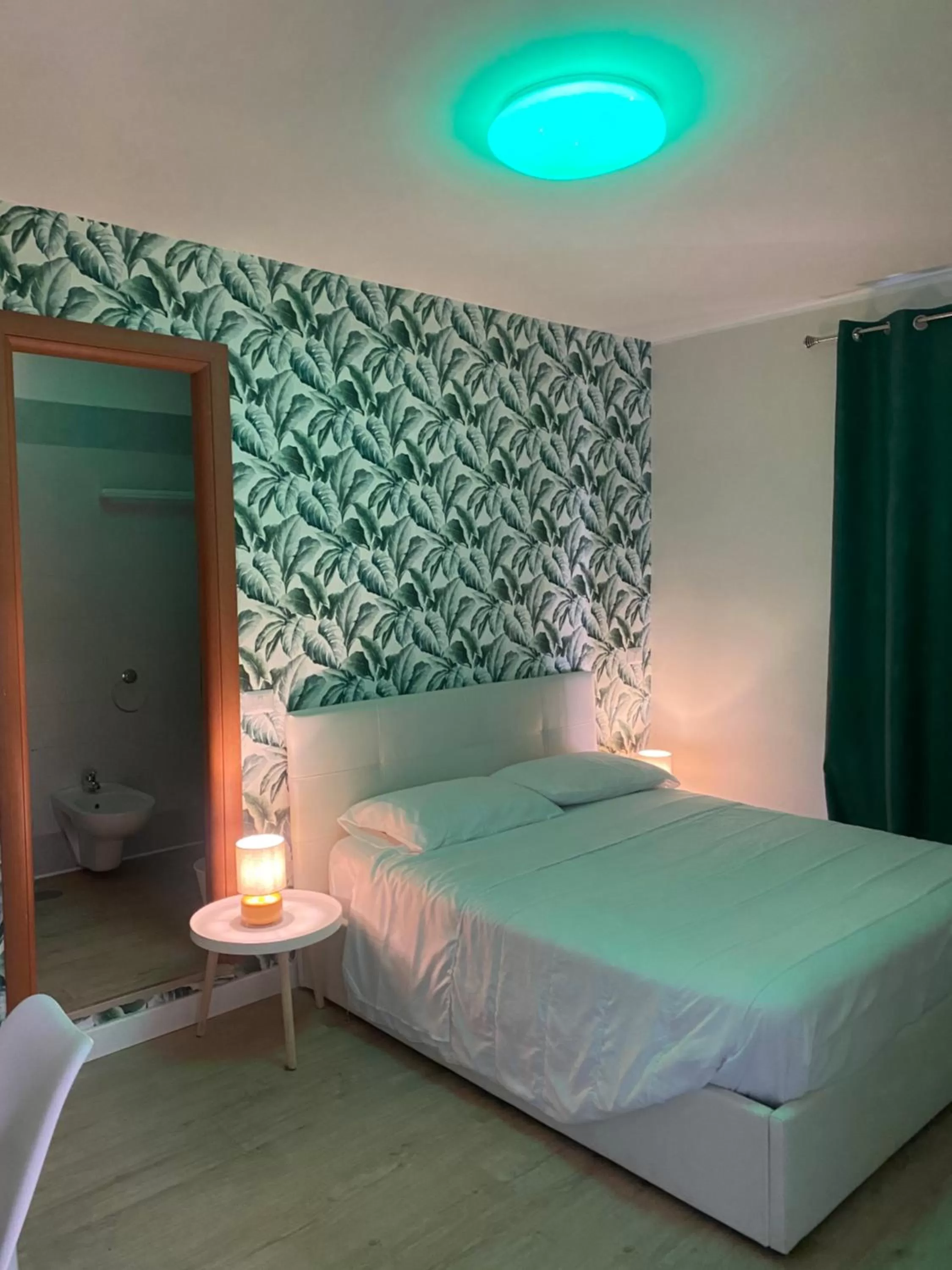 Bed in Casa flowers 2