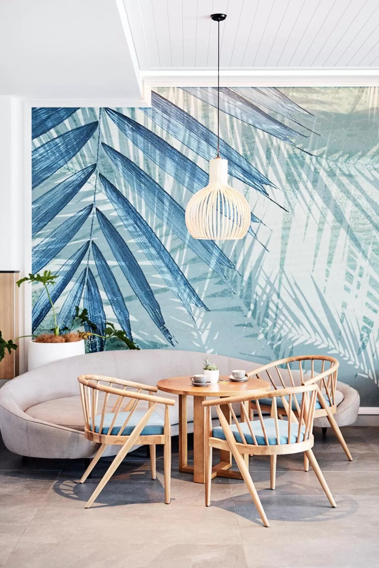 Communal lounge/ TV room in Novotel Cairns Oasis Resort