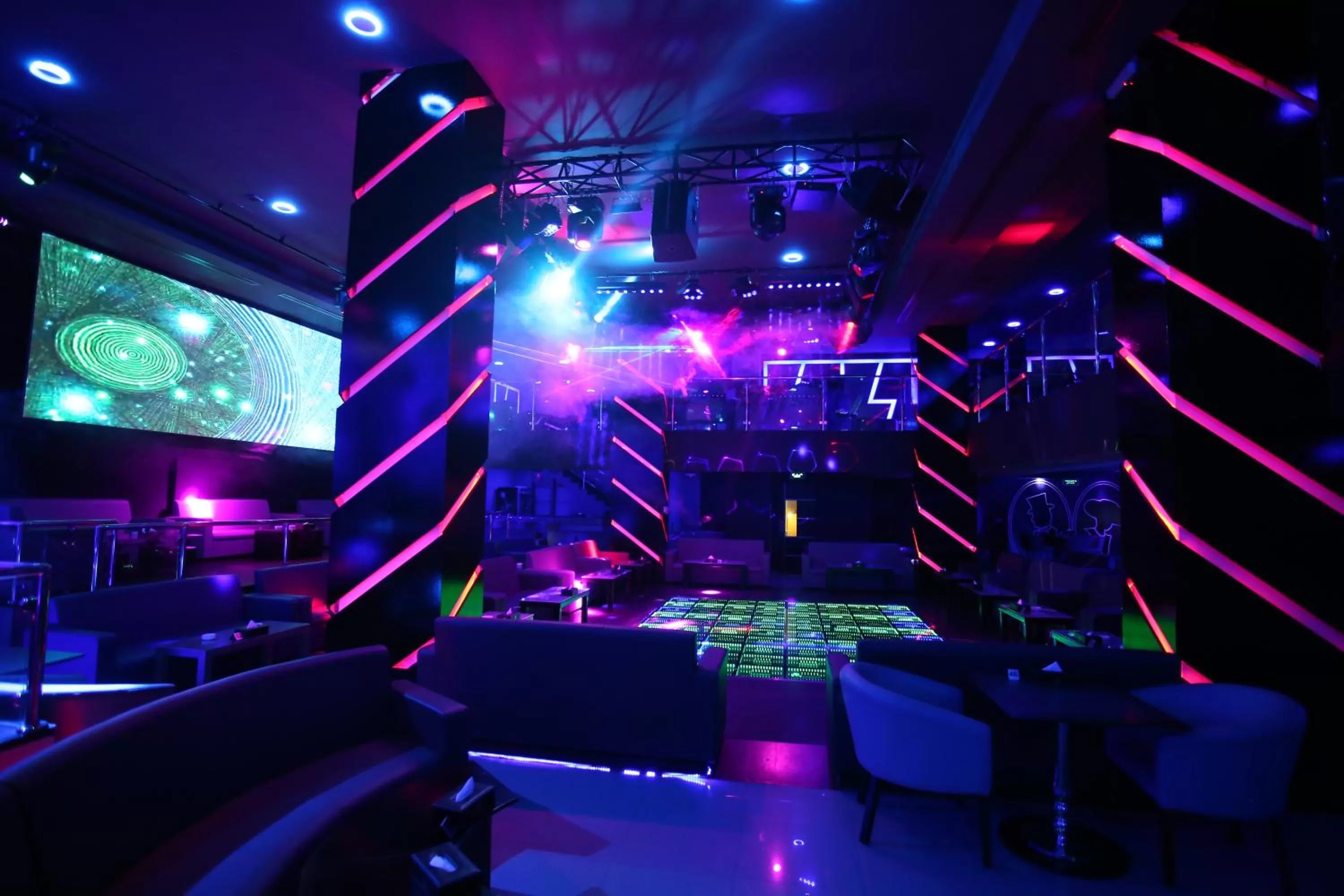 Lounge or bar in Arman Hotel Juffair Mall