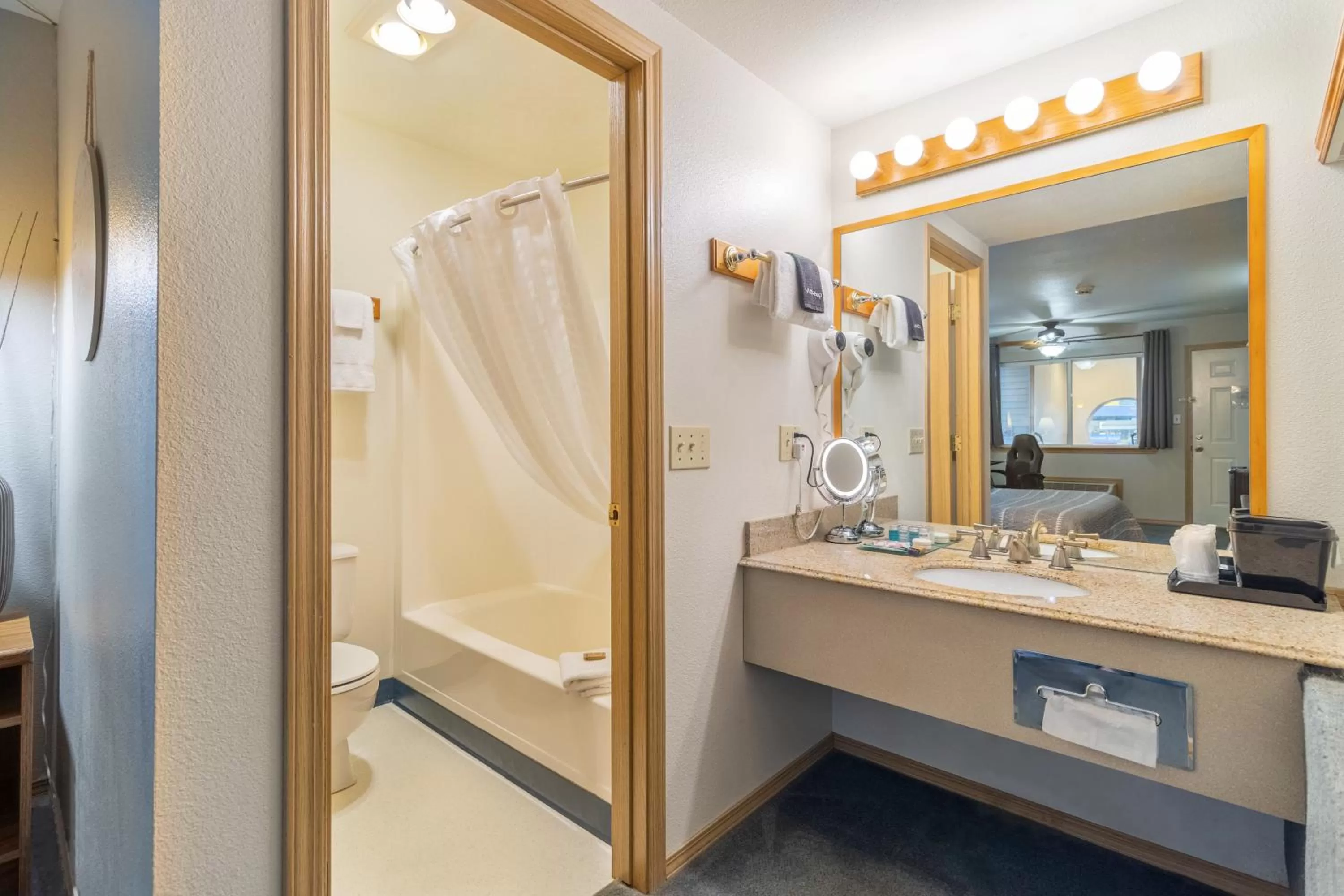 Bathroom in Resort City Inn Coeur d Alene