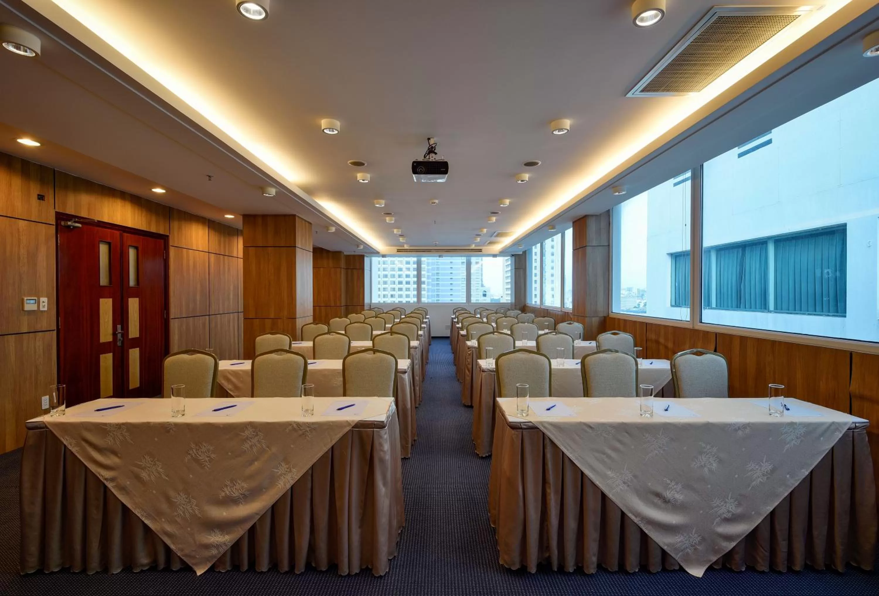 Meeting/conference room in Aquari Hotel