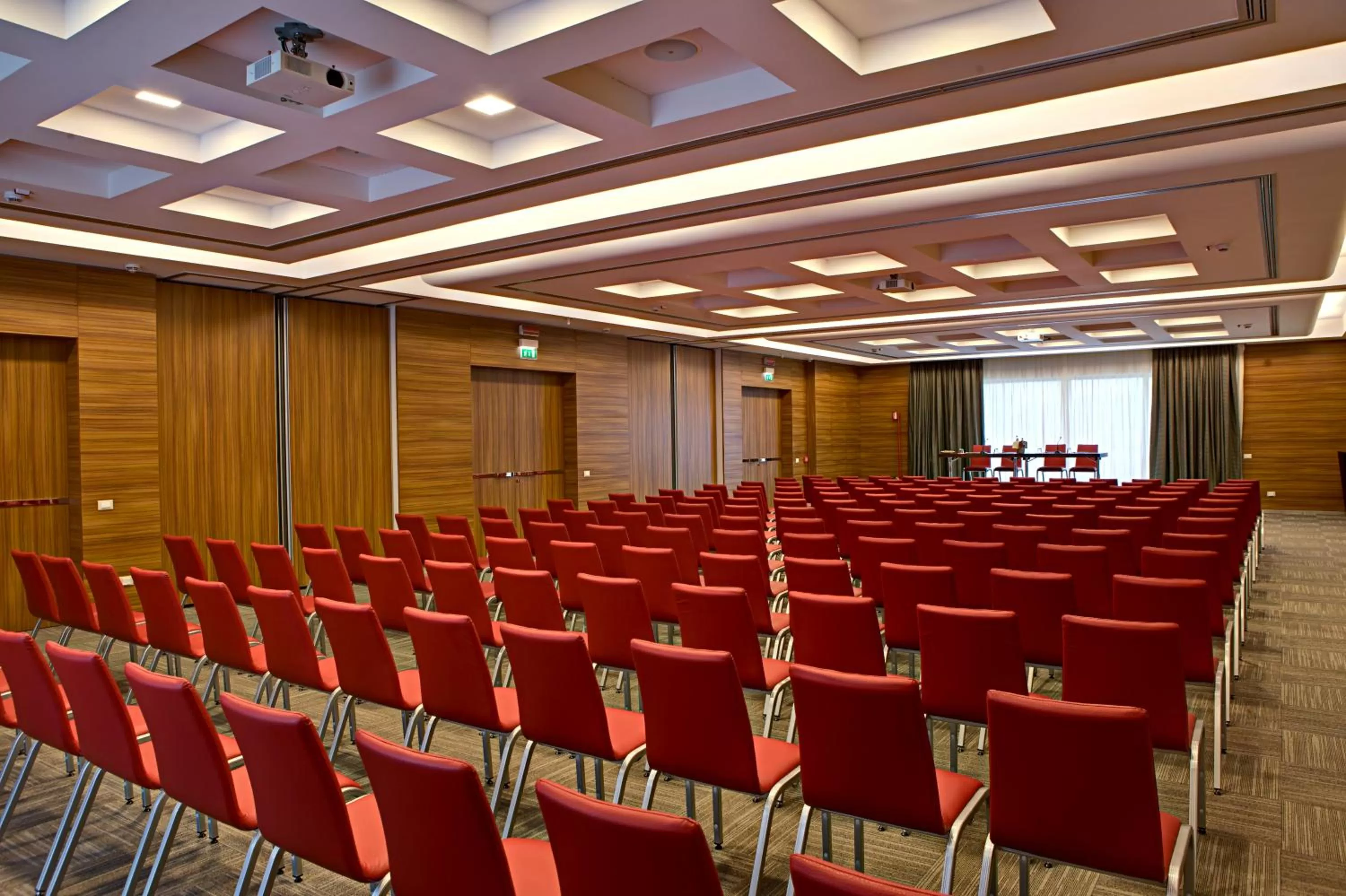 Meeting/conference room in Crowne Plaza Verona Fiera by IHG